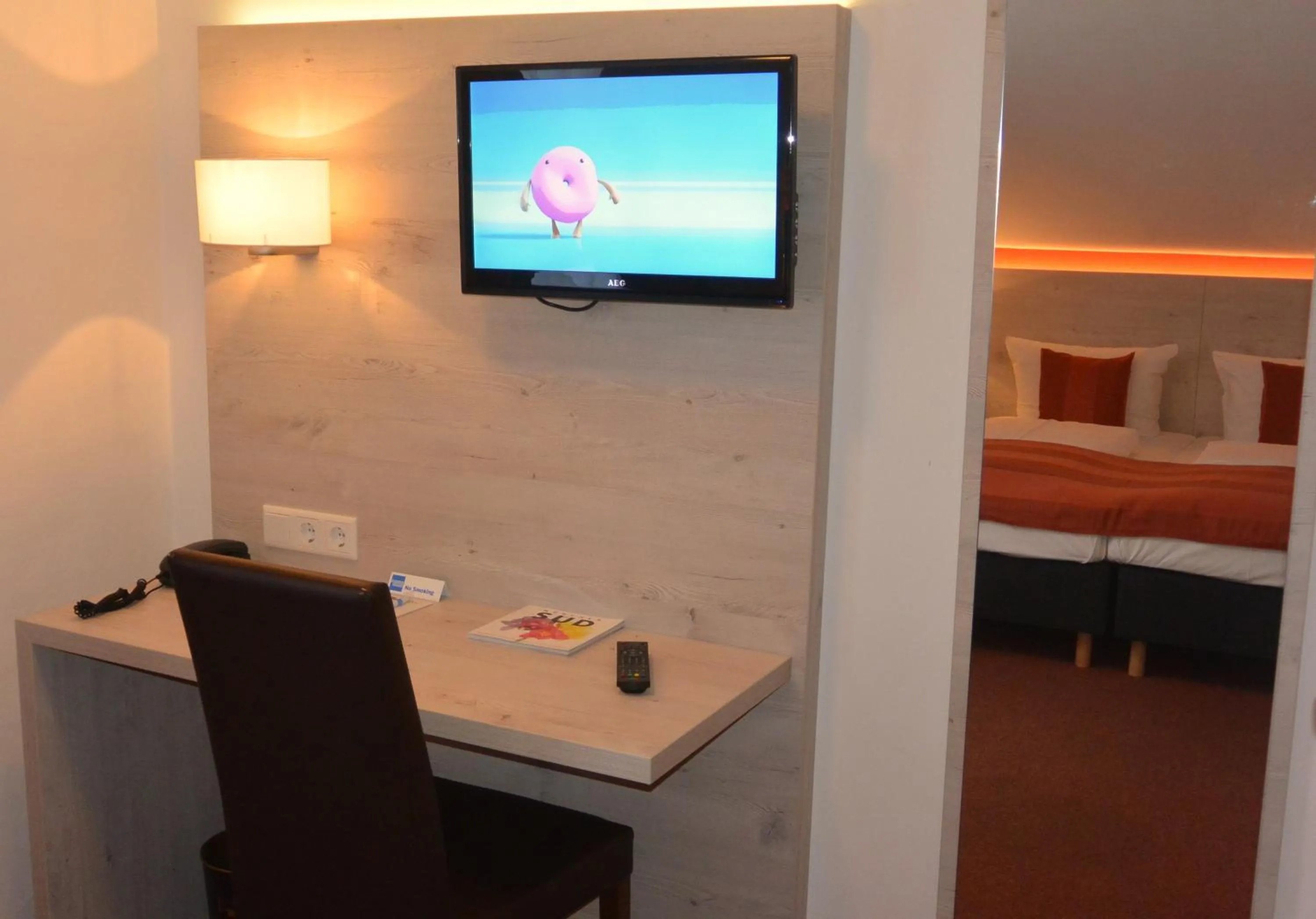 TV and multimedia, Bed in Hotel Schlee