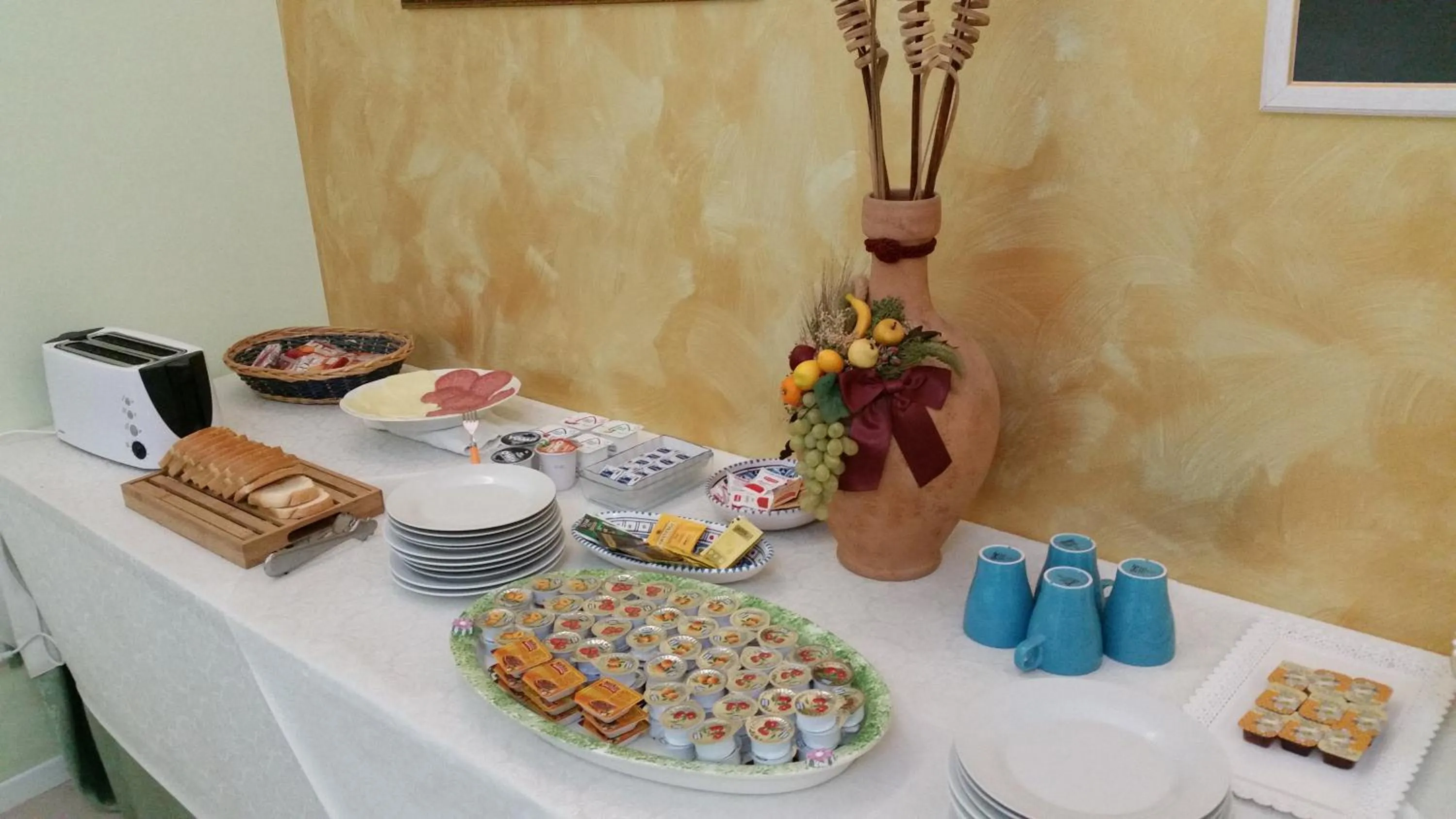 Buffet breakfast in B&B Triskèles