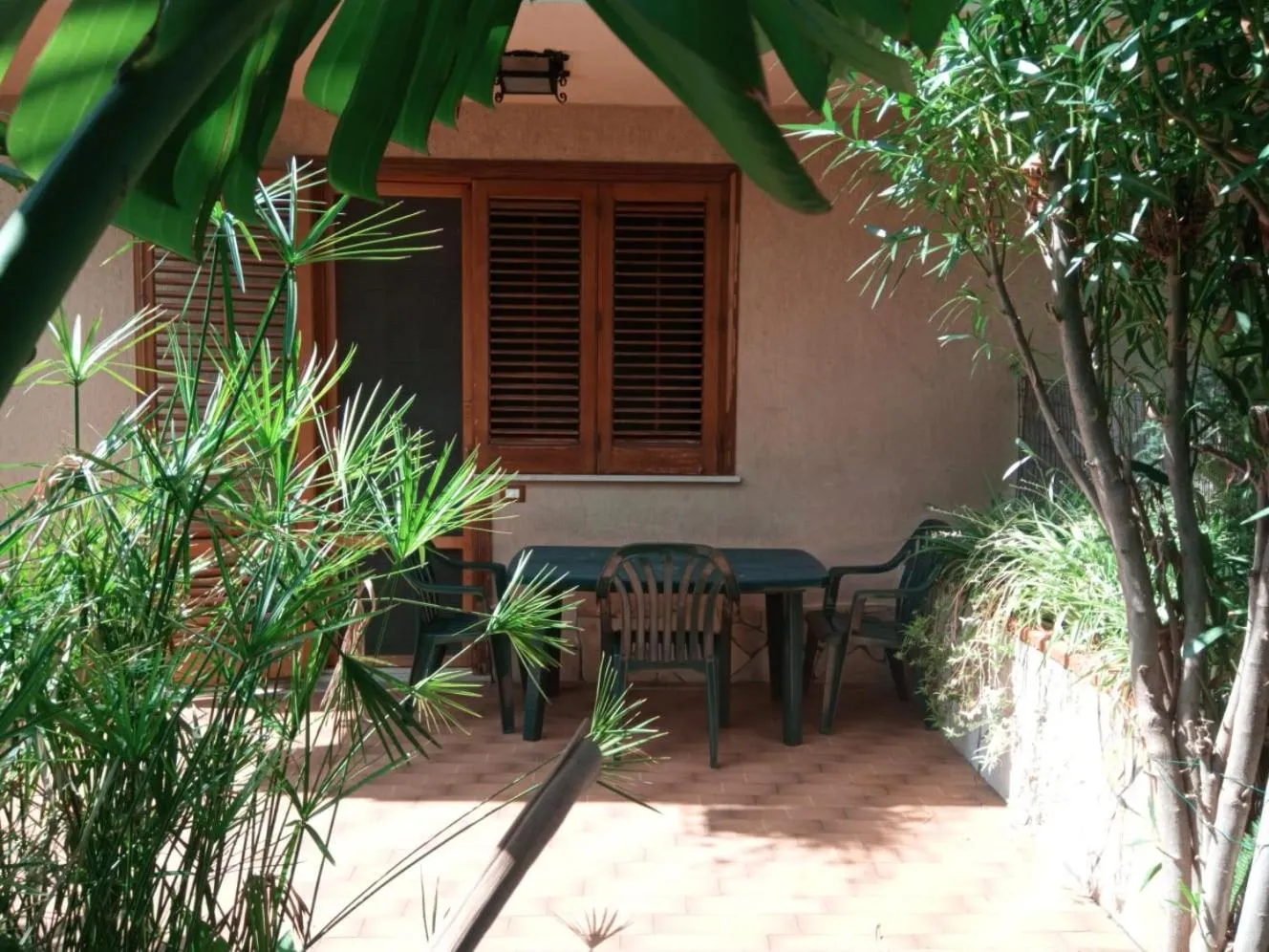 Balcony/Terrace in Stanza in Villa con giardino vista mare