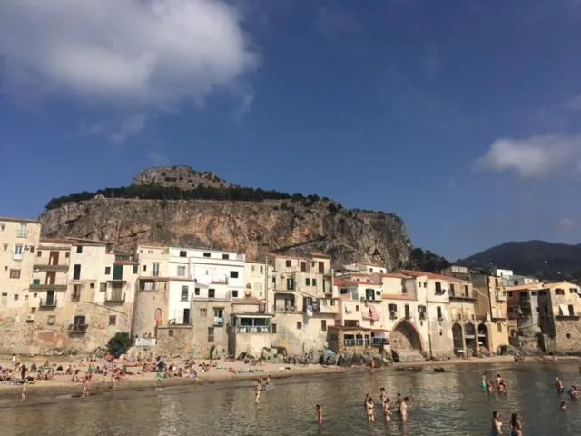 Nearby landmark in Stanza in Villa con giardino vista mare