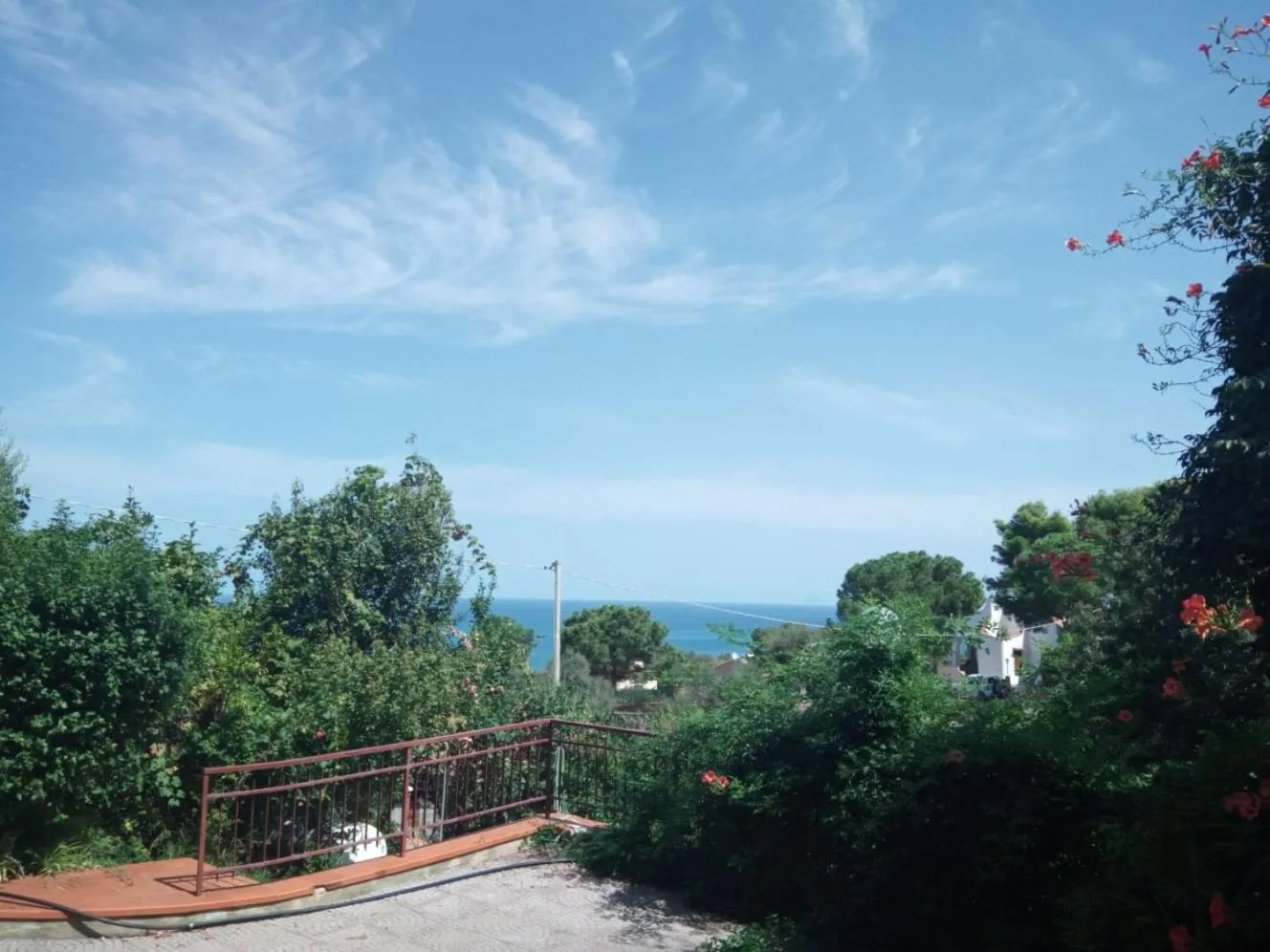 Natural landscape in Stanza in Villa con giardino vista mare