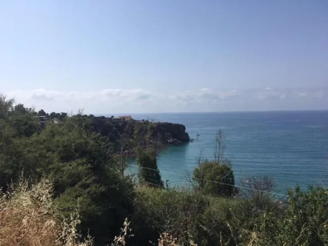 Natural landscape in Stanza in Villa con giardino vista mare