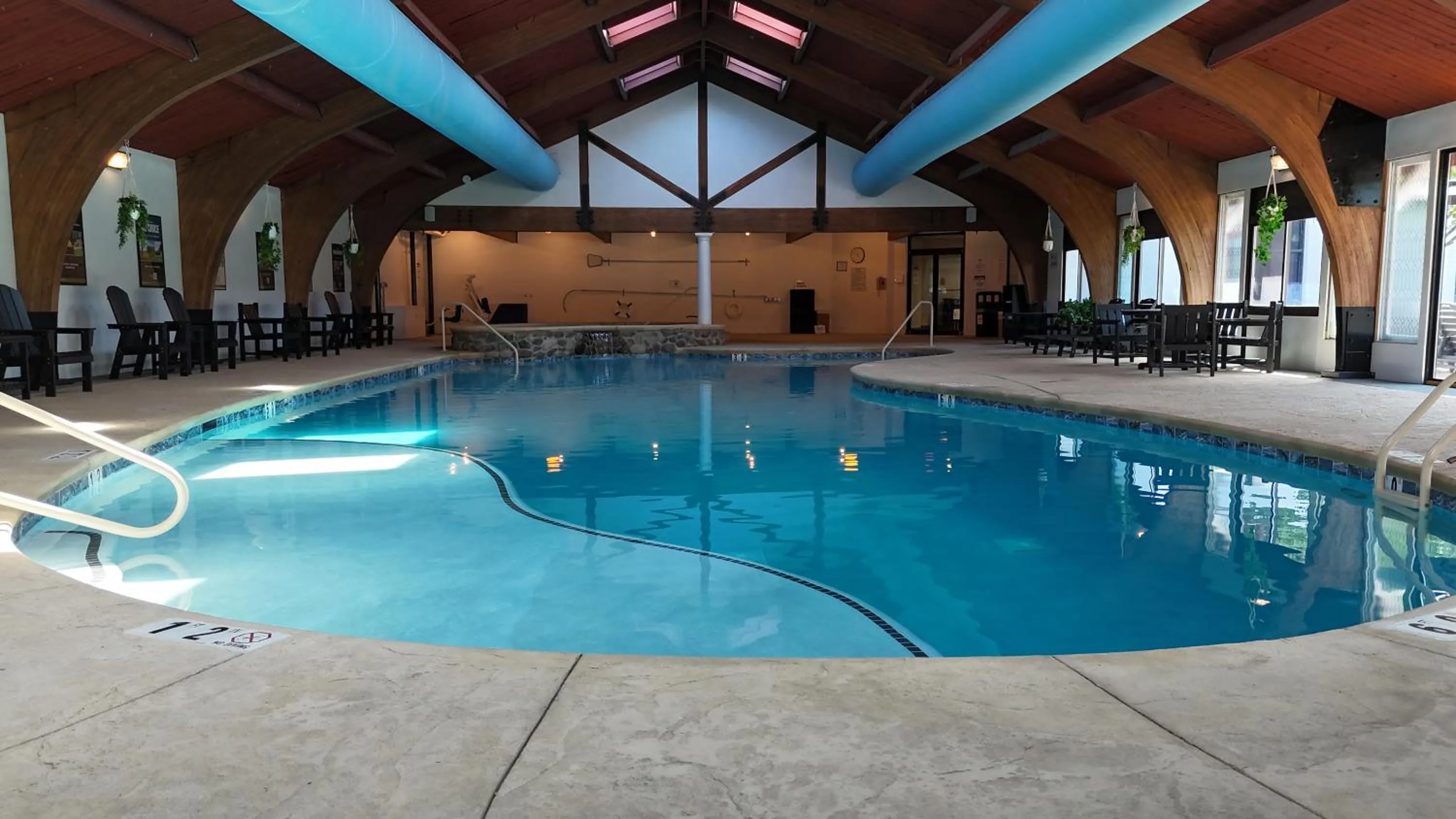 Swimming pool in Shawnee Inn and Golf Resort