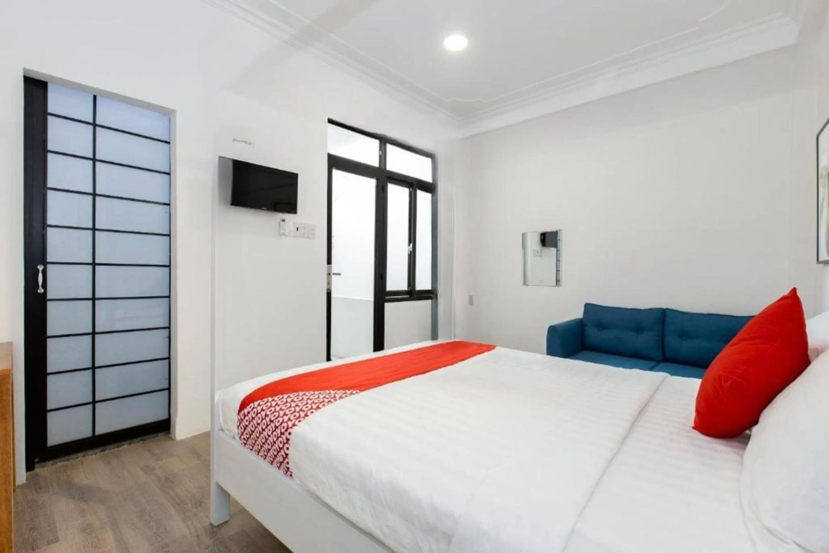 Bedroom, Bed in GIS Hotel Nha Trang & Motorbike Rental