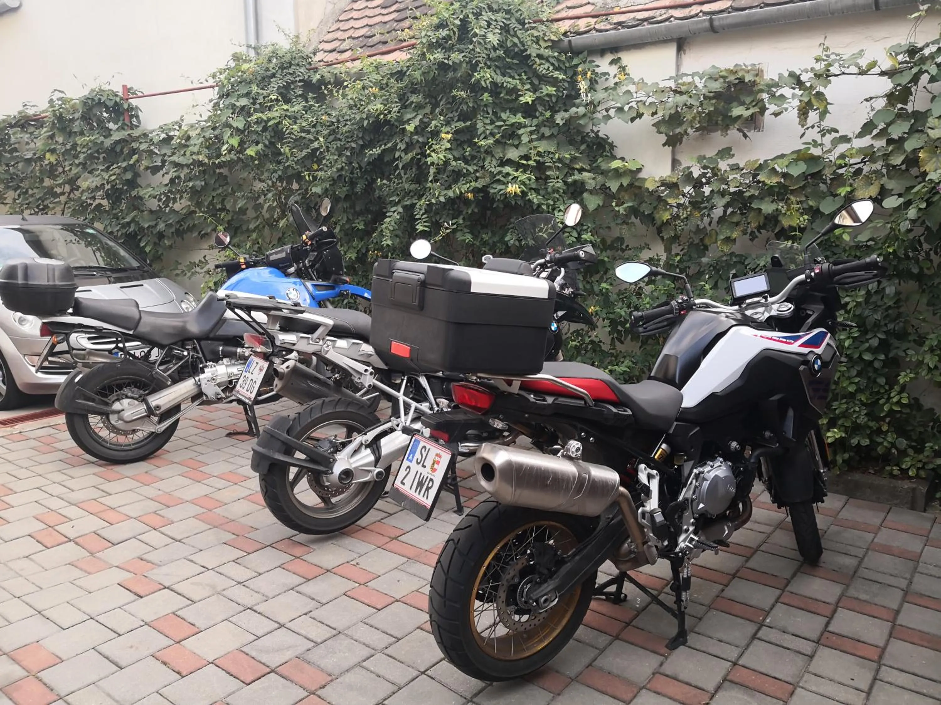 Property building in Vila Anca