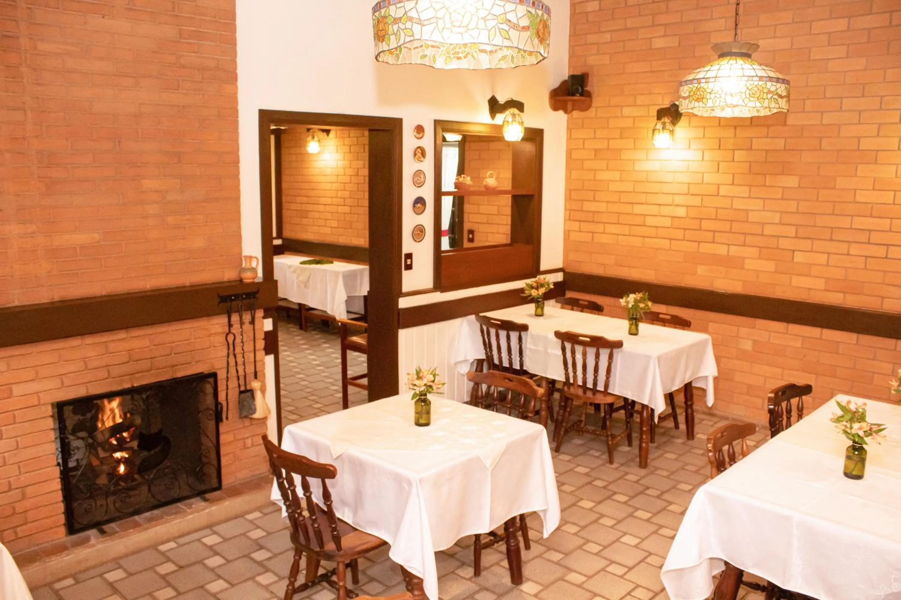 Restaurant/places to eat in Pousada O Cantinho da Raposa