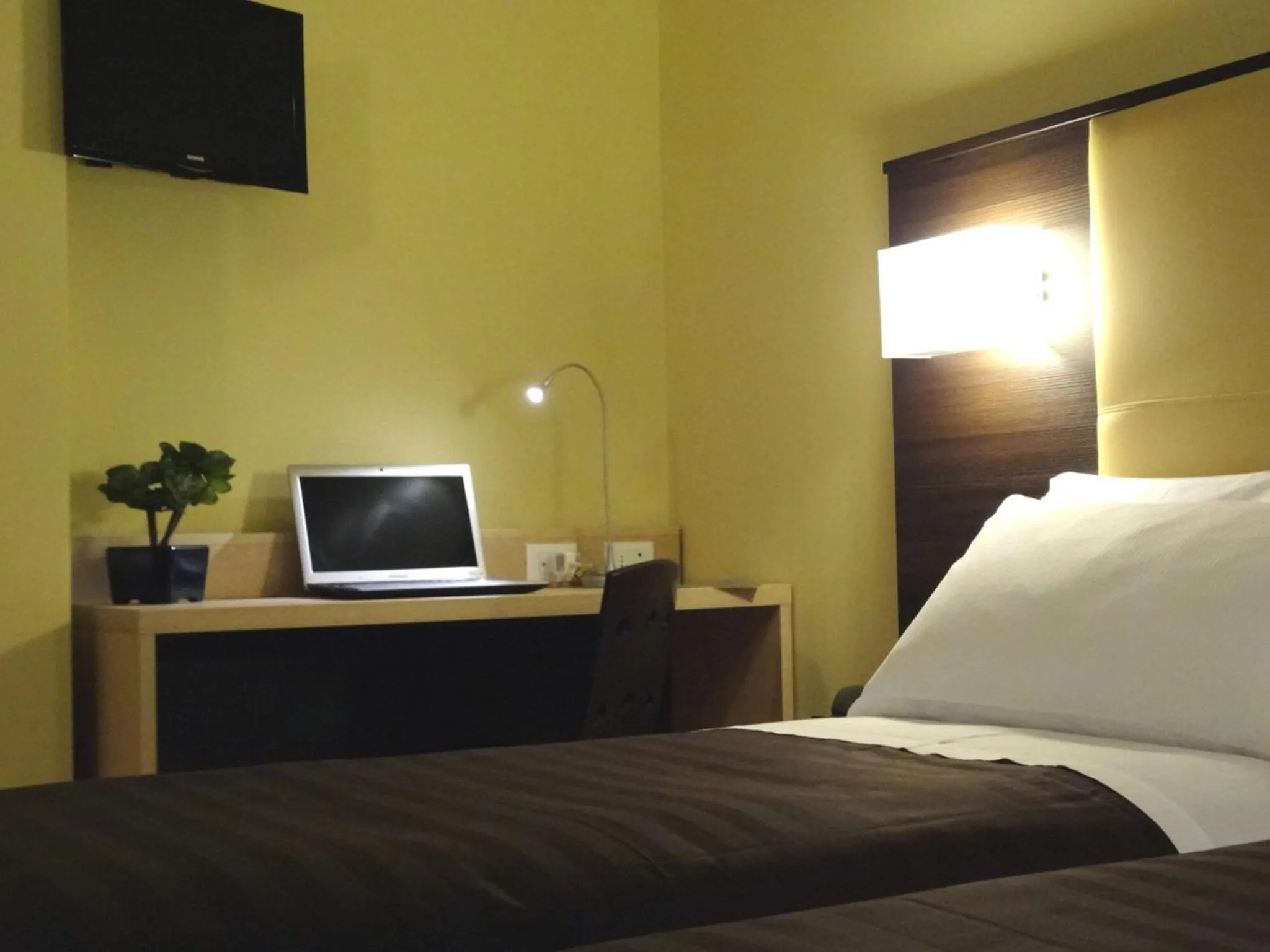 TV and multimedia, Bed in Hotel Alverì