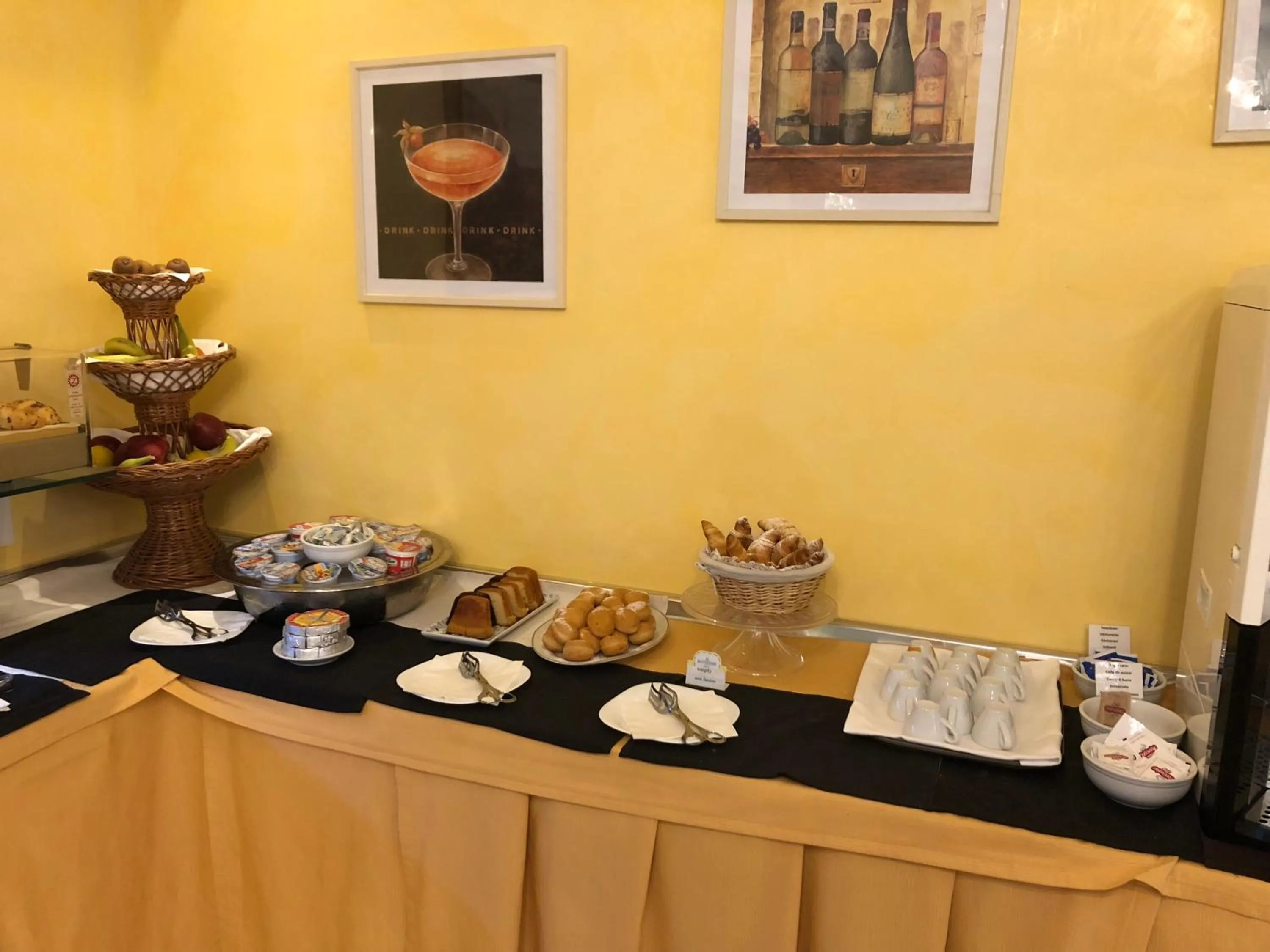 Breakfast in Hotel Alverì