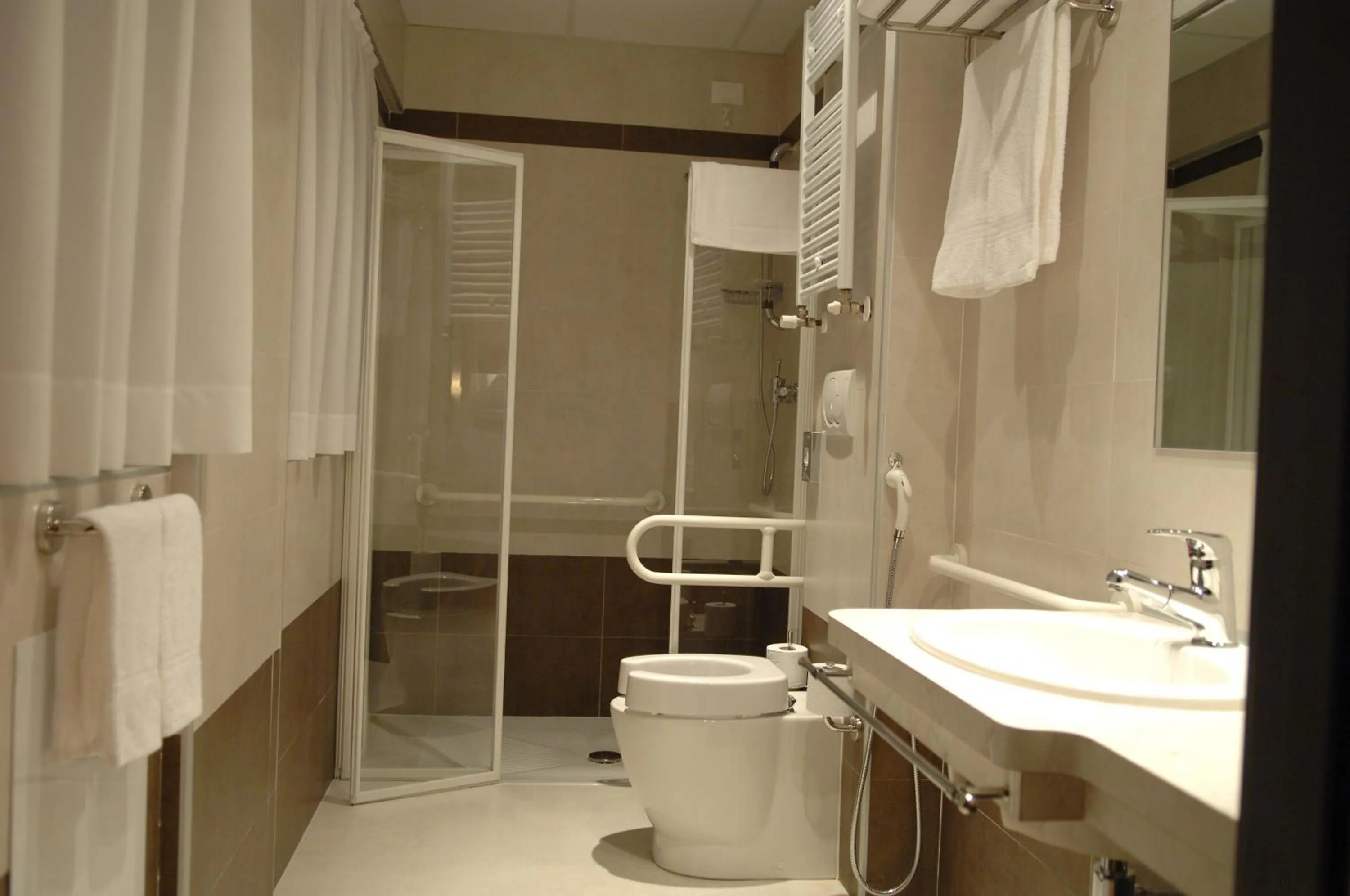 Bathroom in Hotel Alverì