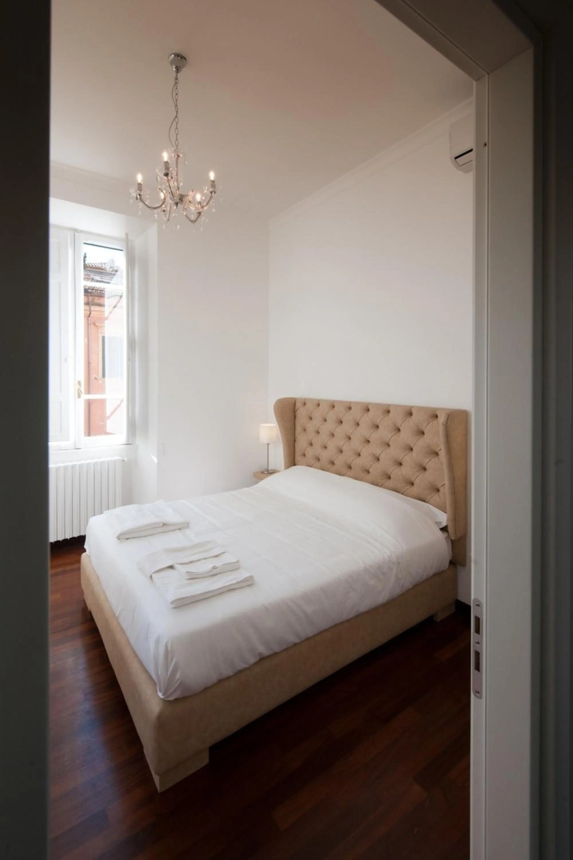 Bedroom, Bed in Imperia Suite