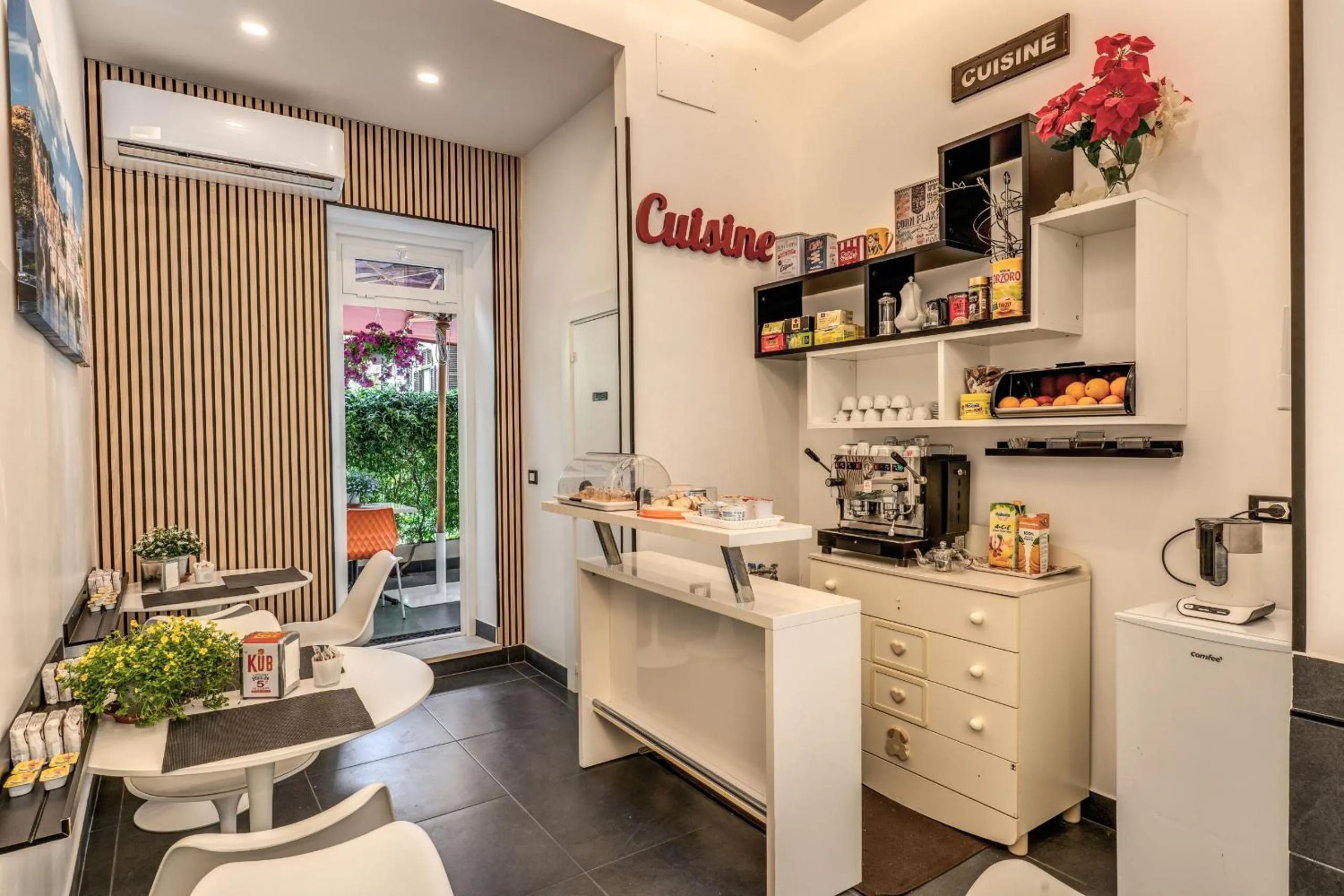 Coffee/tea facilities in Imperia Suite