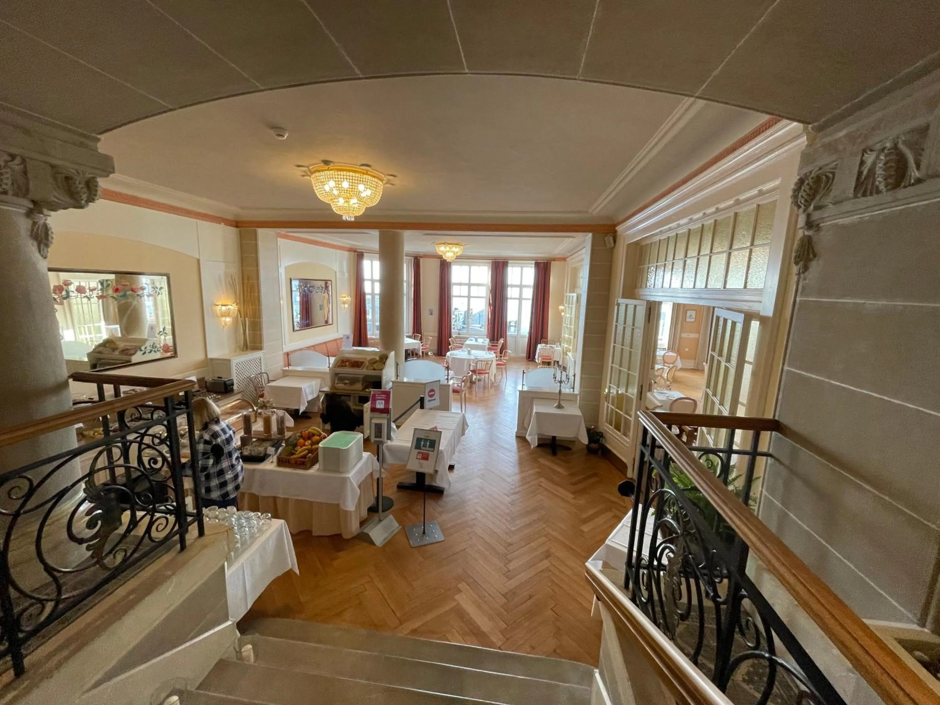 Buffet breakfast, Bed in Grand Hôtel des Rasses & Wellness