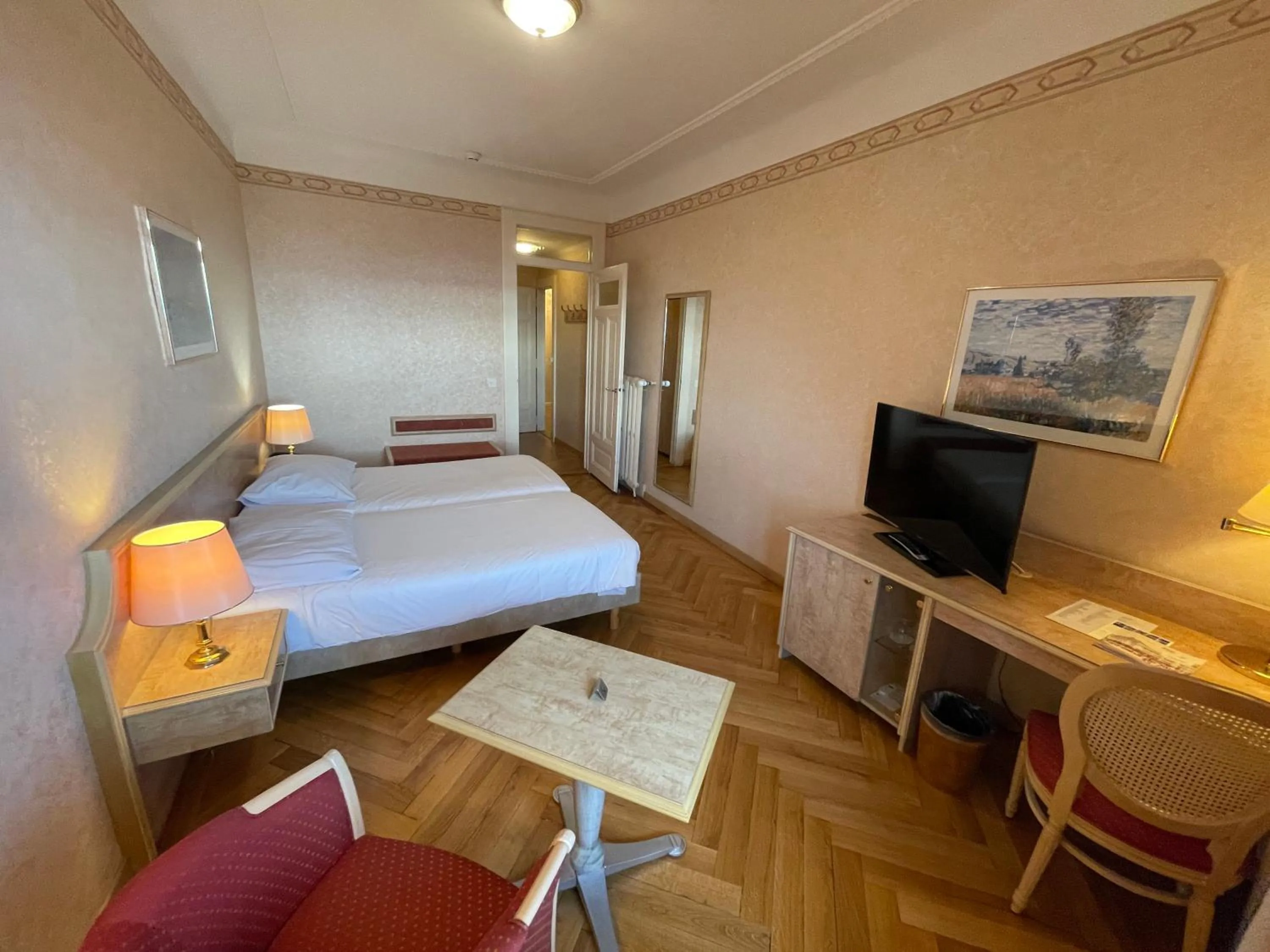 Photo of the whole room, Bed in Grand Hôtel des Rasses & Wellness