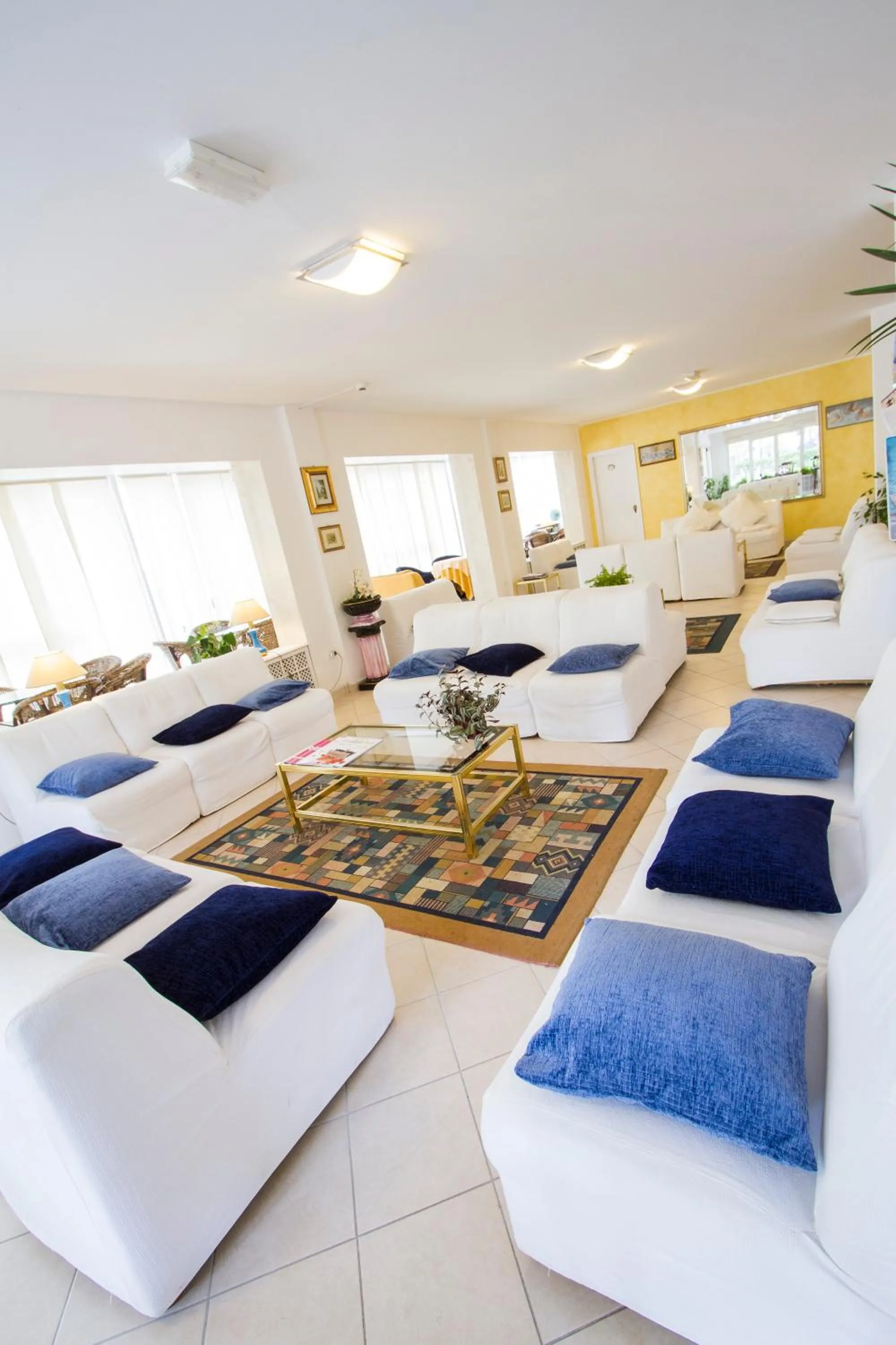 Living room, Bed in Hotel Ridolfi