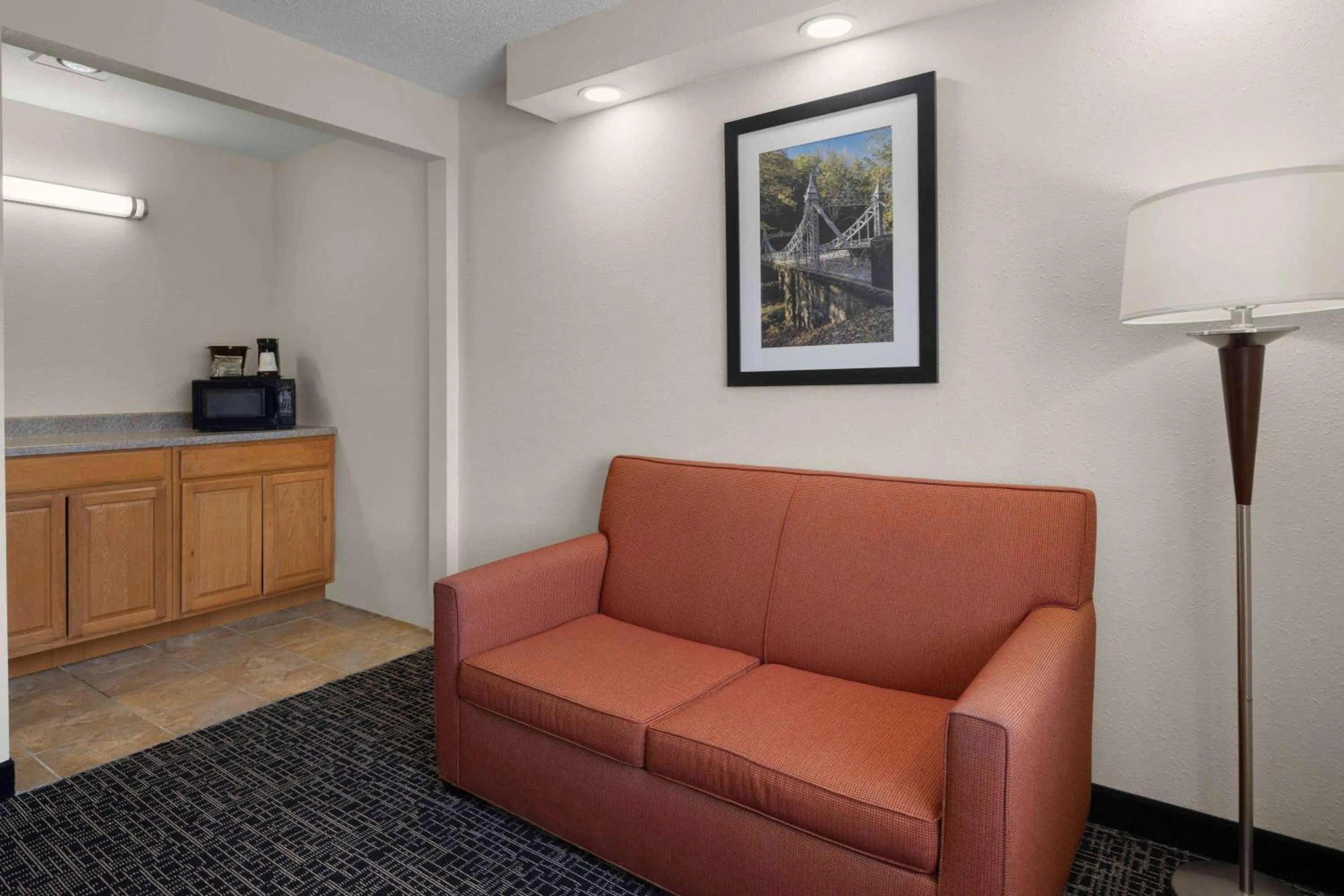 Photo of the whole room in Baymont by Wyndham Boardman