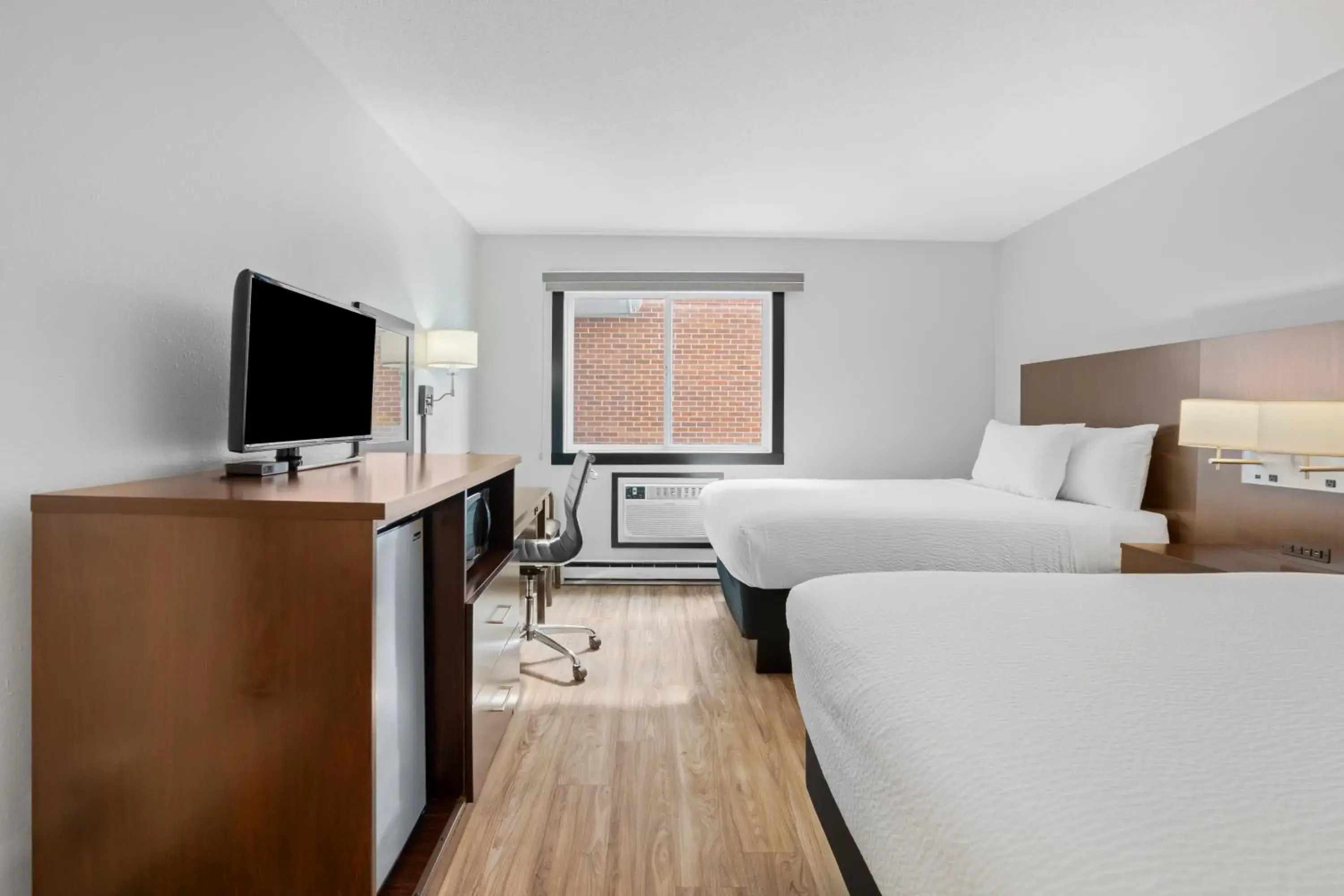 Double Room wiith Two Double Beds - Nonsmoking in Fargo Inn and Suites Double Room wiith Two Double Beds - Nonsmoking in Fargo Inn and Suites