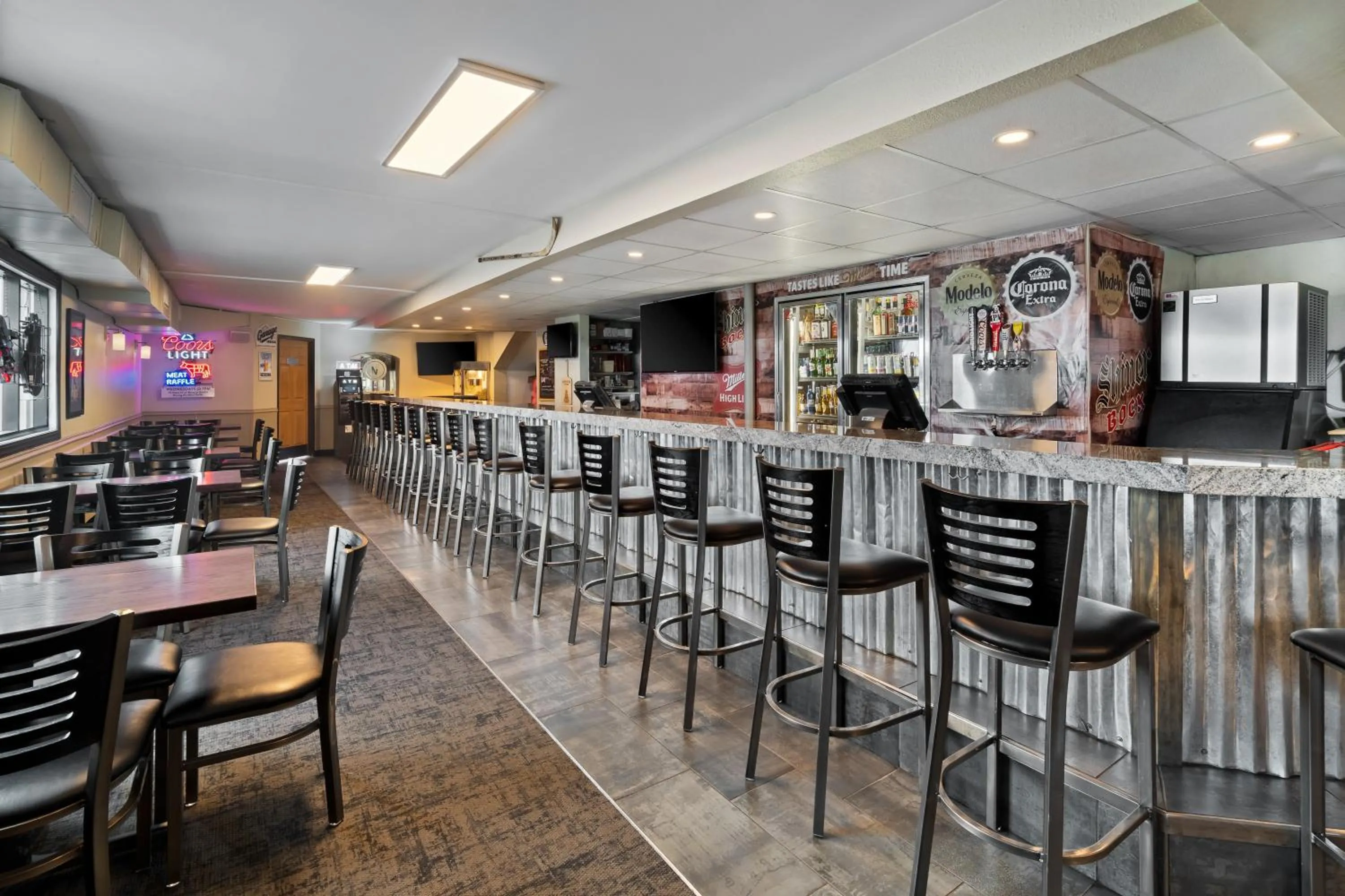 Lounge or bar in Fargo Inn and Suites