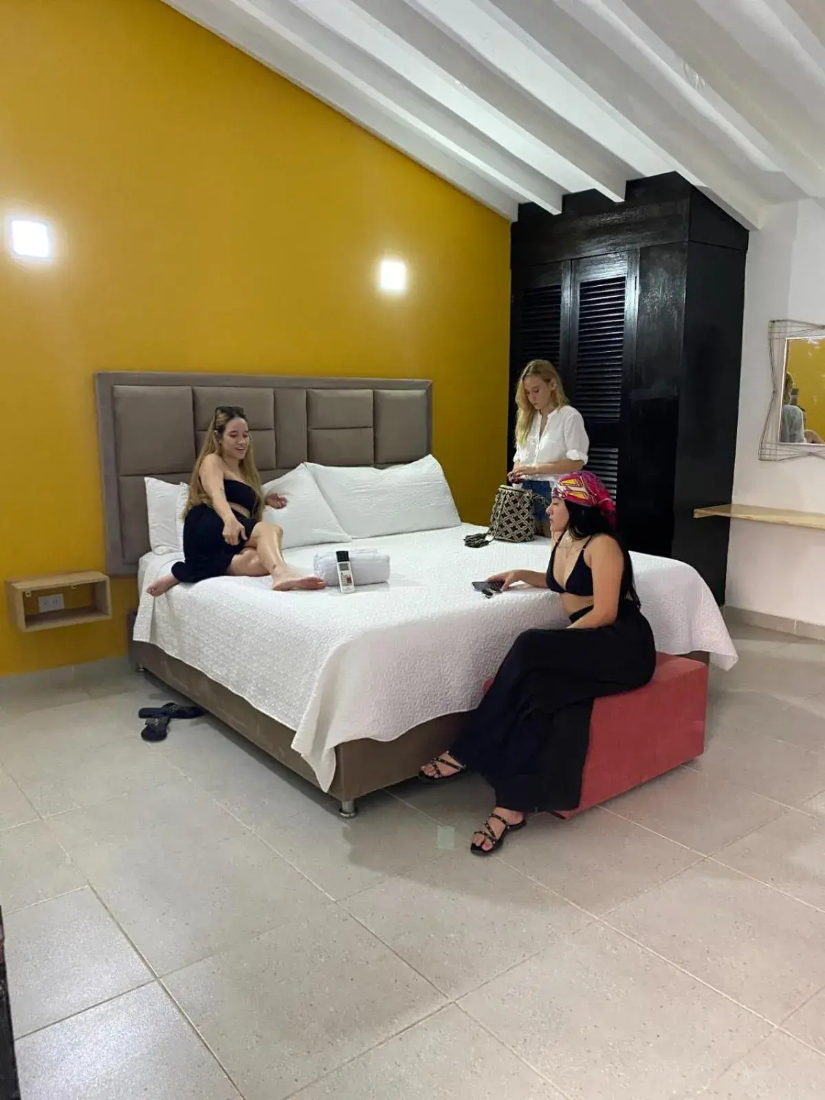 Budget Double Room in Hotel Los Veleros Santa Marta Budget Double Room in Hotel Los Veleros Santa Marta