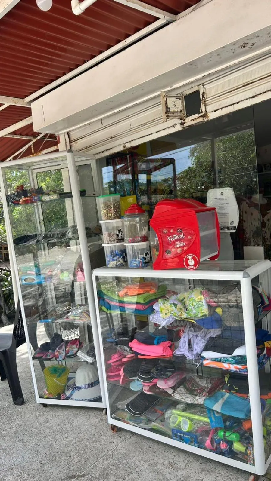 On-site shops in Hotel Los Veleros Santa Marta