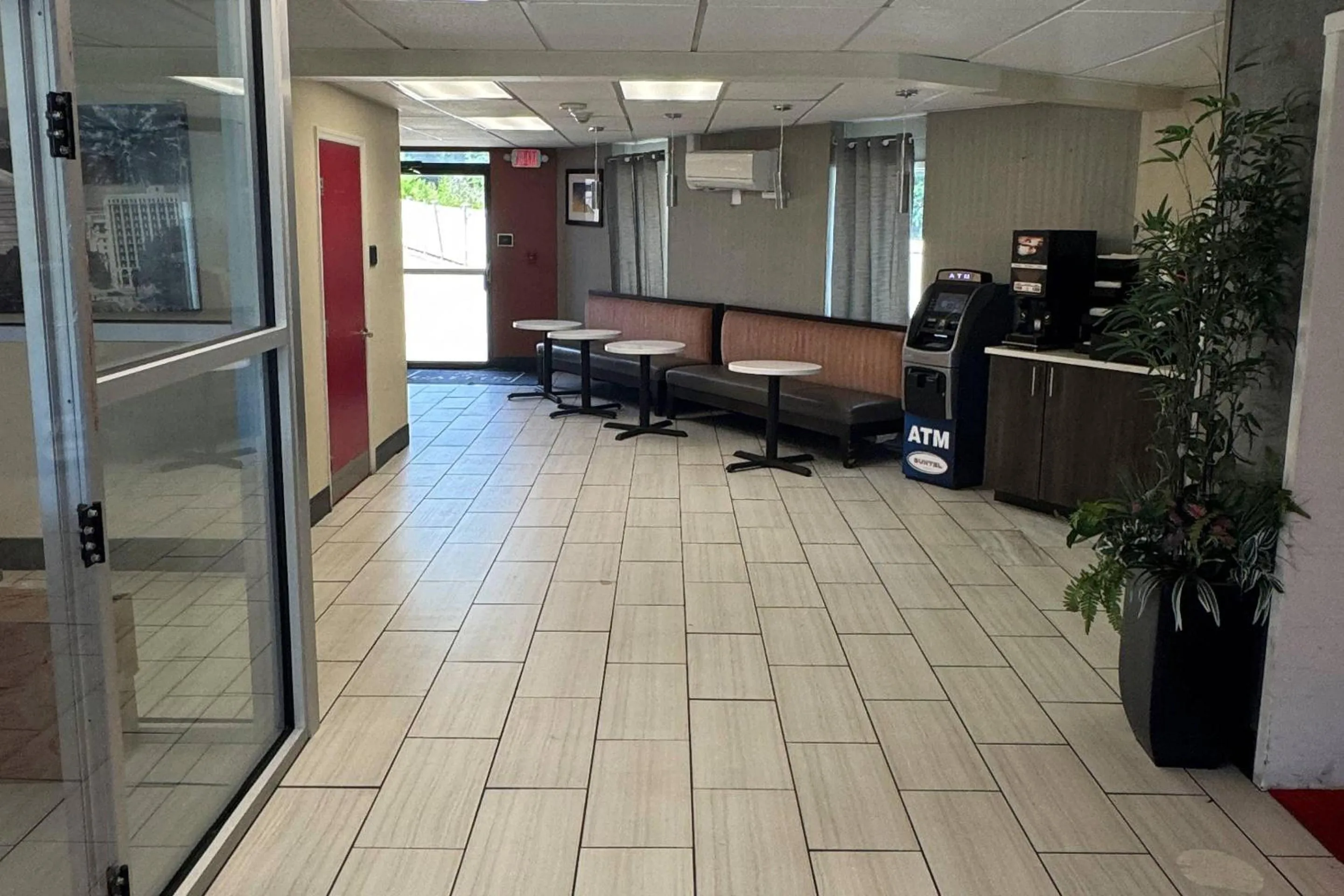 Lobby or reception in Gallus Stadium Park Inn, an Ascend Collection Hotel