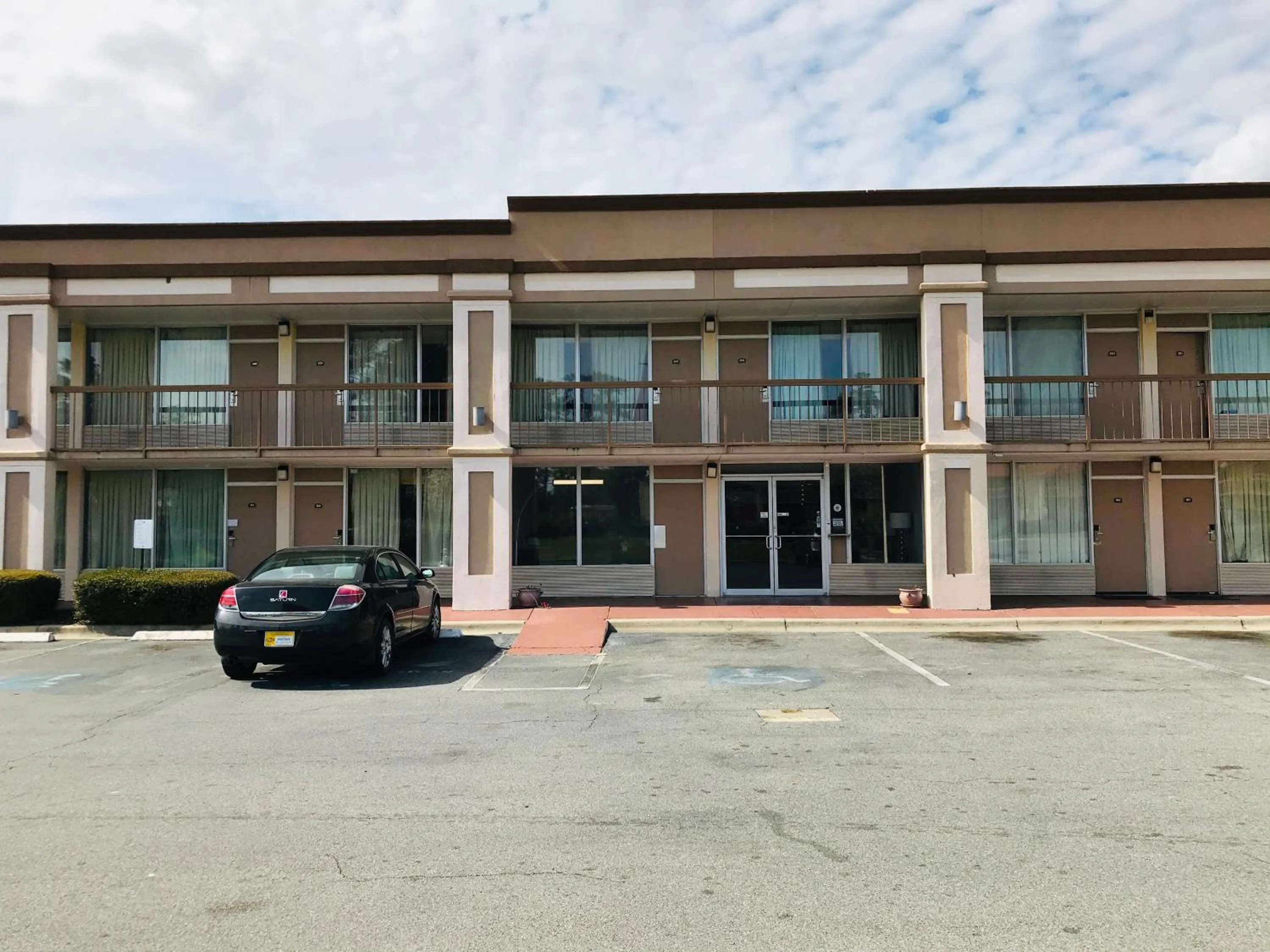 Property Building in Scottish Inn Savannah