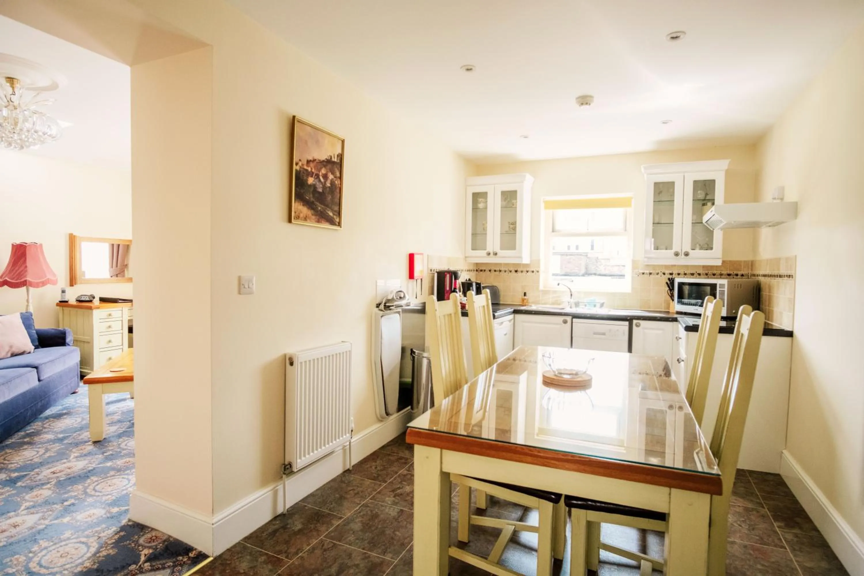 Kitchen or kitchenette in The Town House