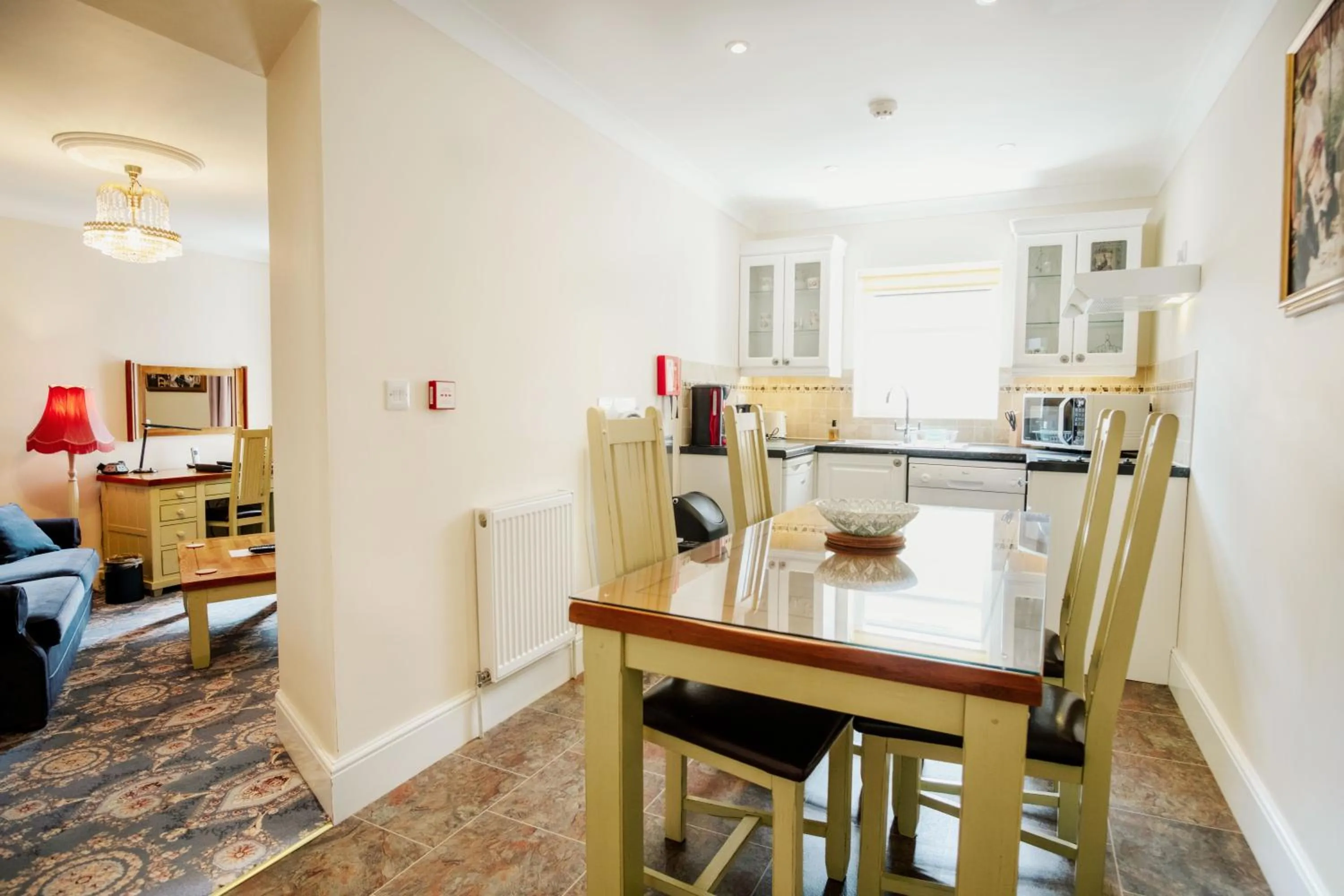 Kitchen or kitchenette in The Town House