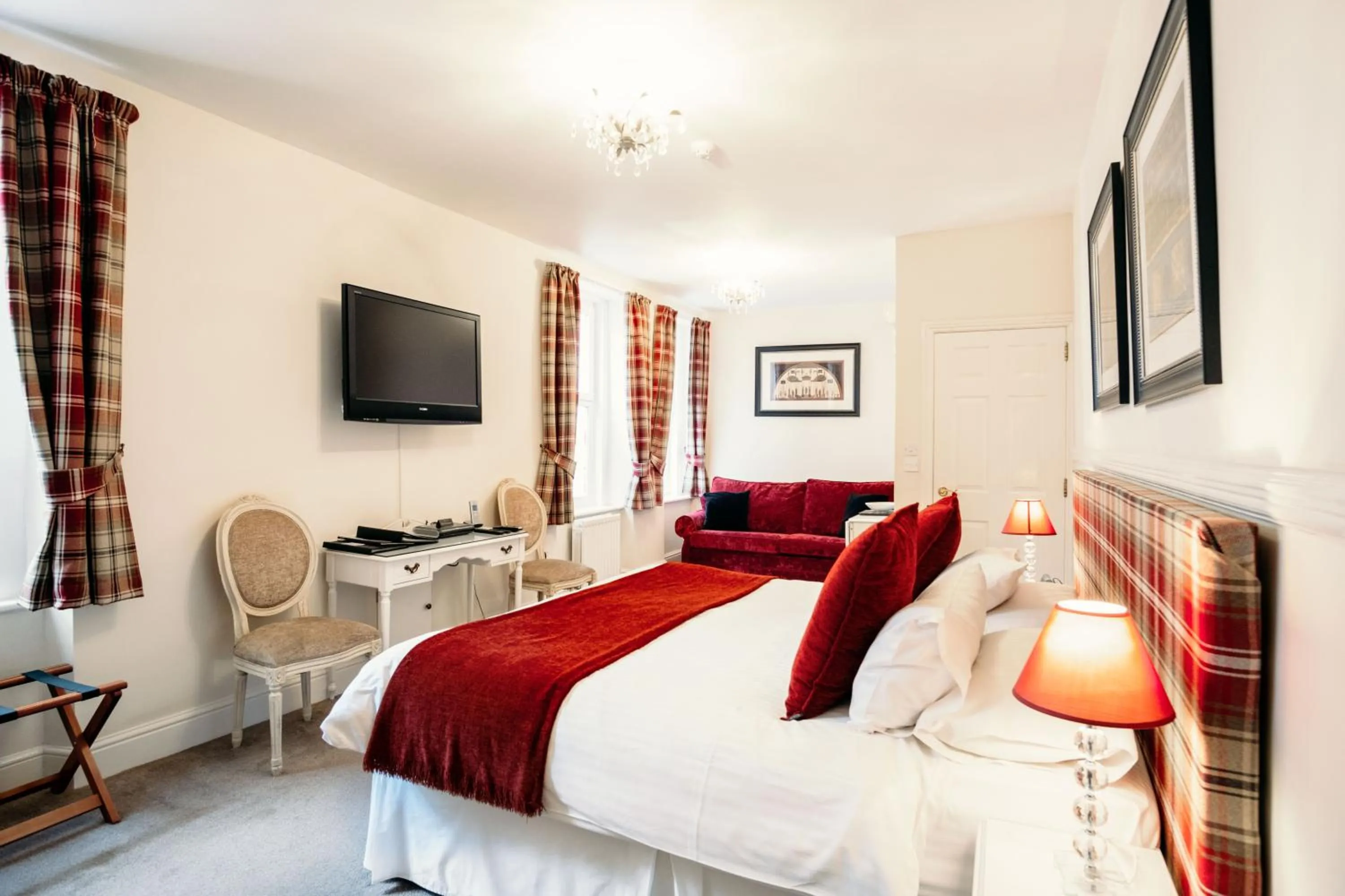 Photo of the whole room, Bed in The Town House