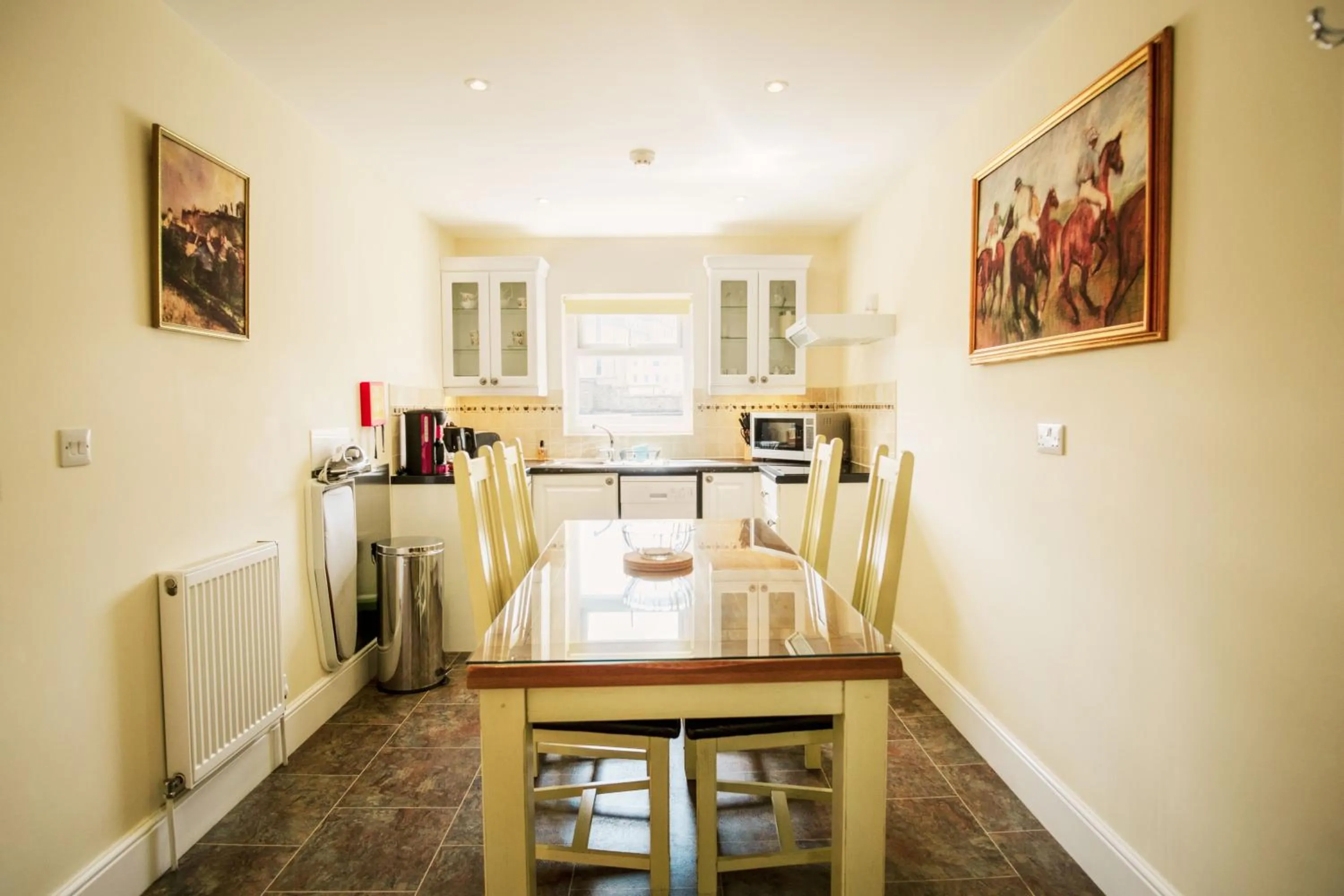 Kitchen or kitchenette in The Town House