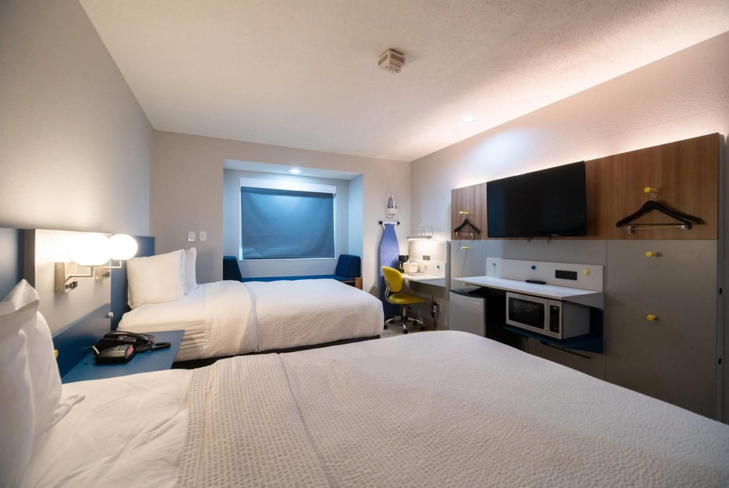 Photo of the whole room, Bed in Microtel Inn & Suites by Wyndham Columbia