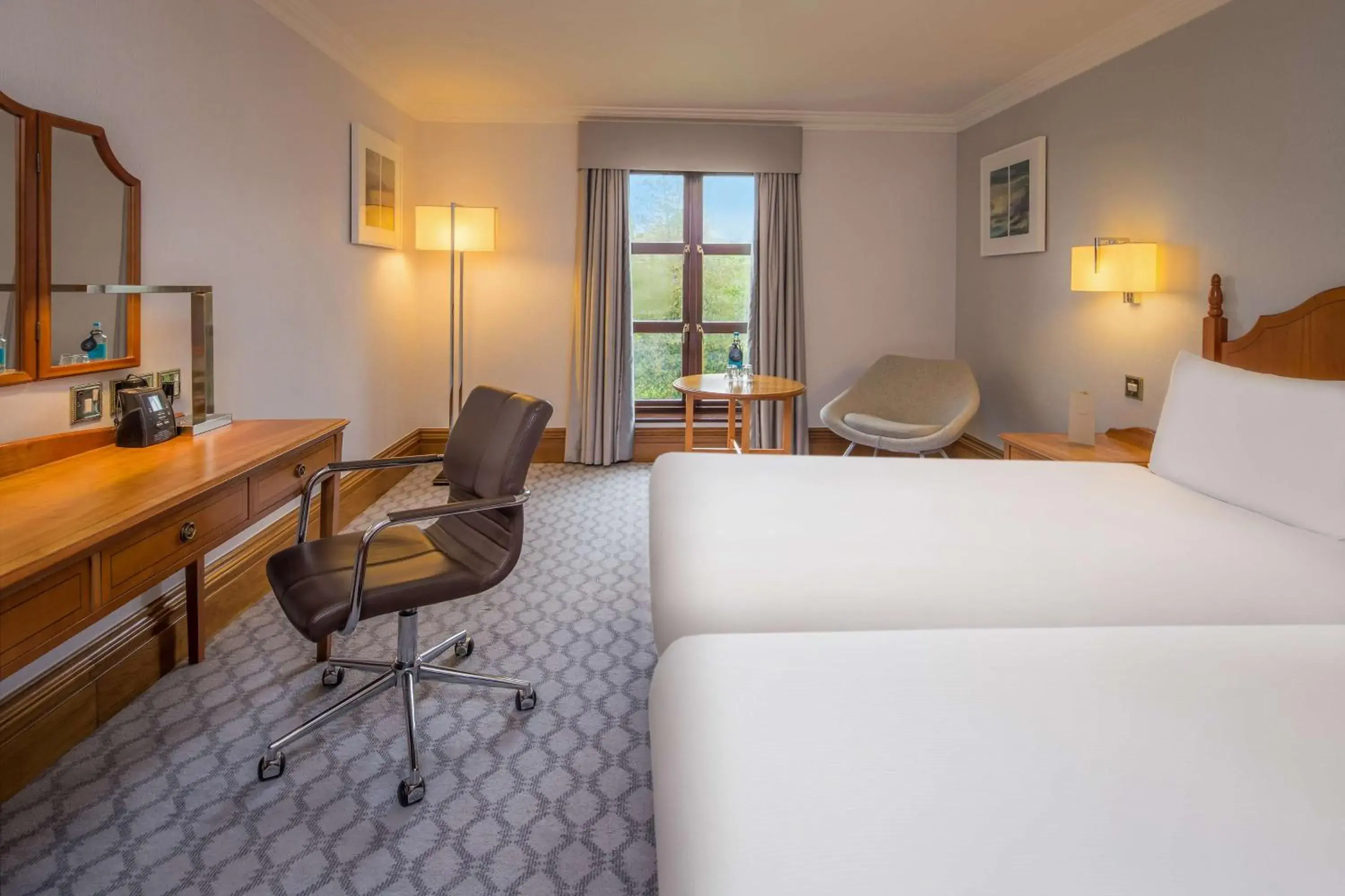 Twin Room in Hilton Puckrup Hall Hotel & Golf Club, Tewkesbury Twin Room in Hilton Puckrup Hall Hotel & Golf Club, Tewkesbury