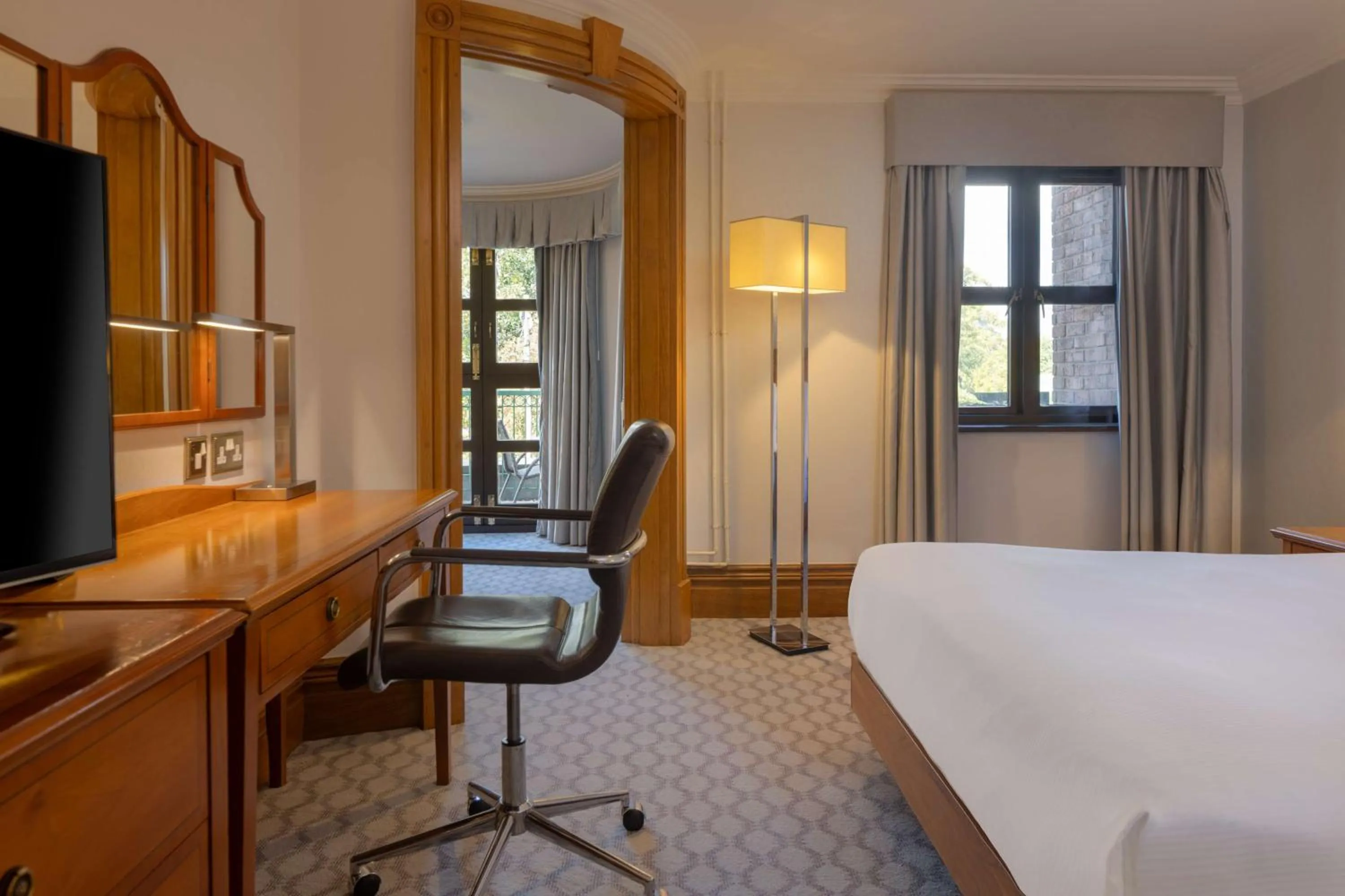 Bed in Hilton Puckrup Hall Hotel & Golf Club, Tewkesbury