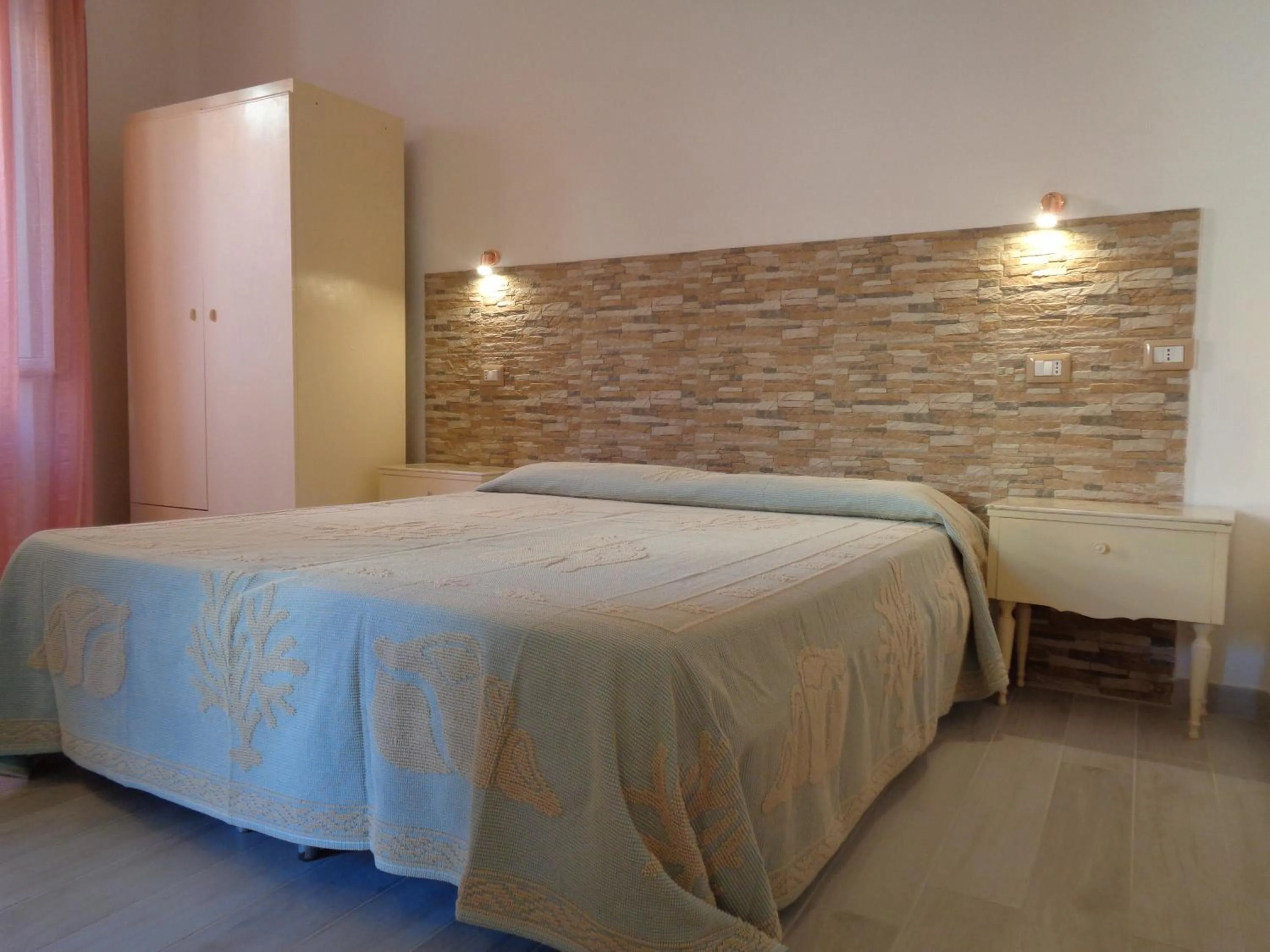 Photo of the whole room, Bed in Sardinia-holiday Spargi Suite & Rooms