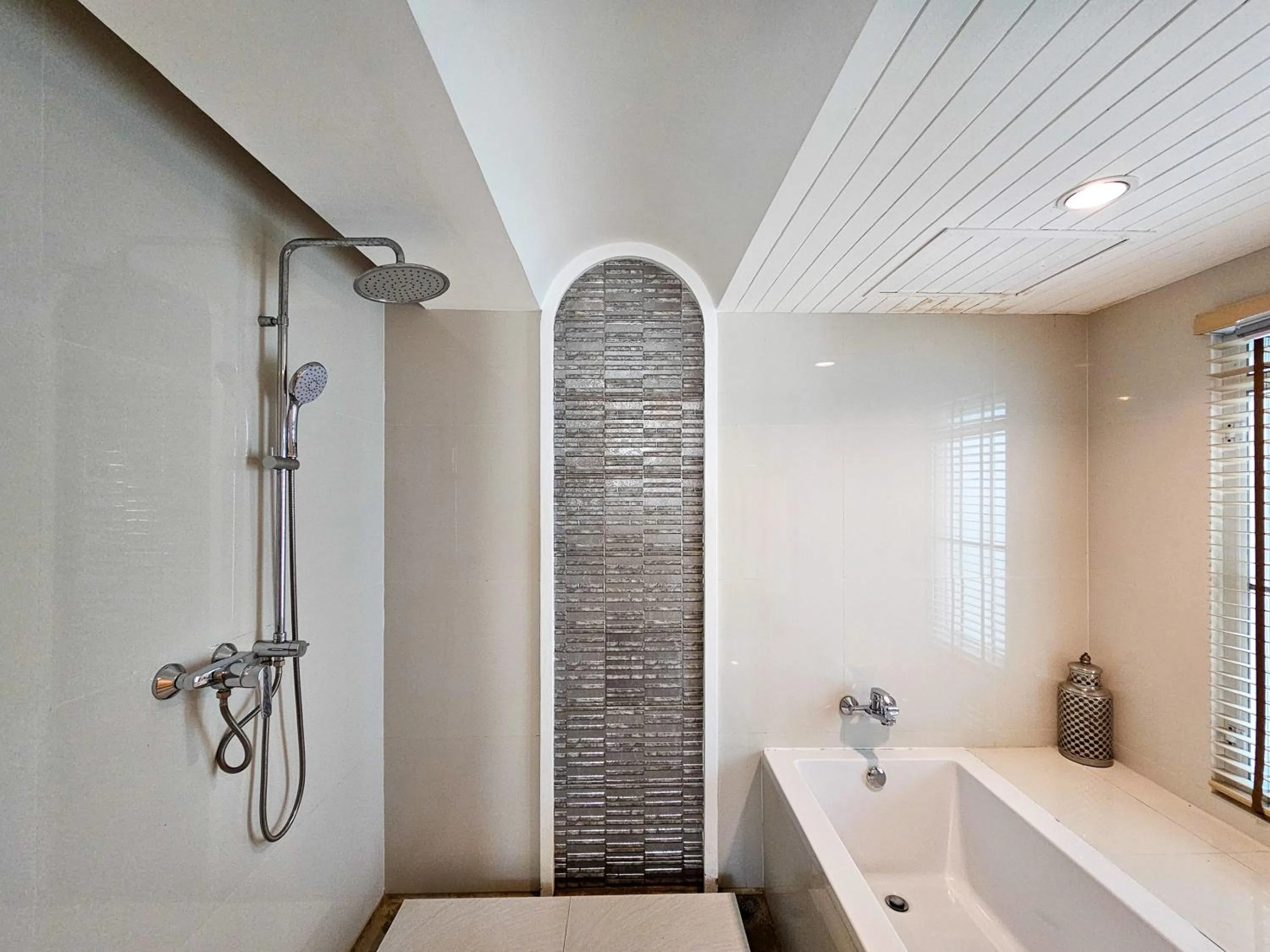 Shower in Verano Beach Villa