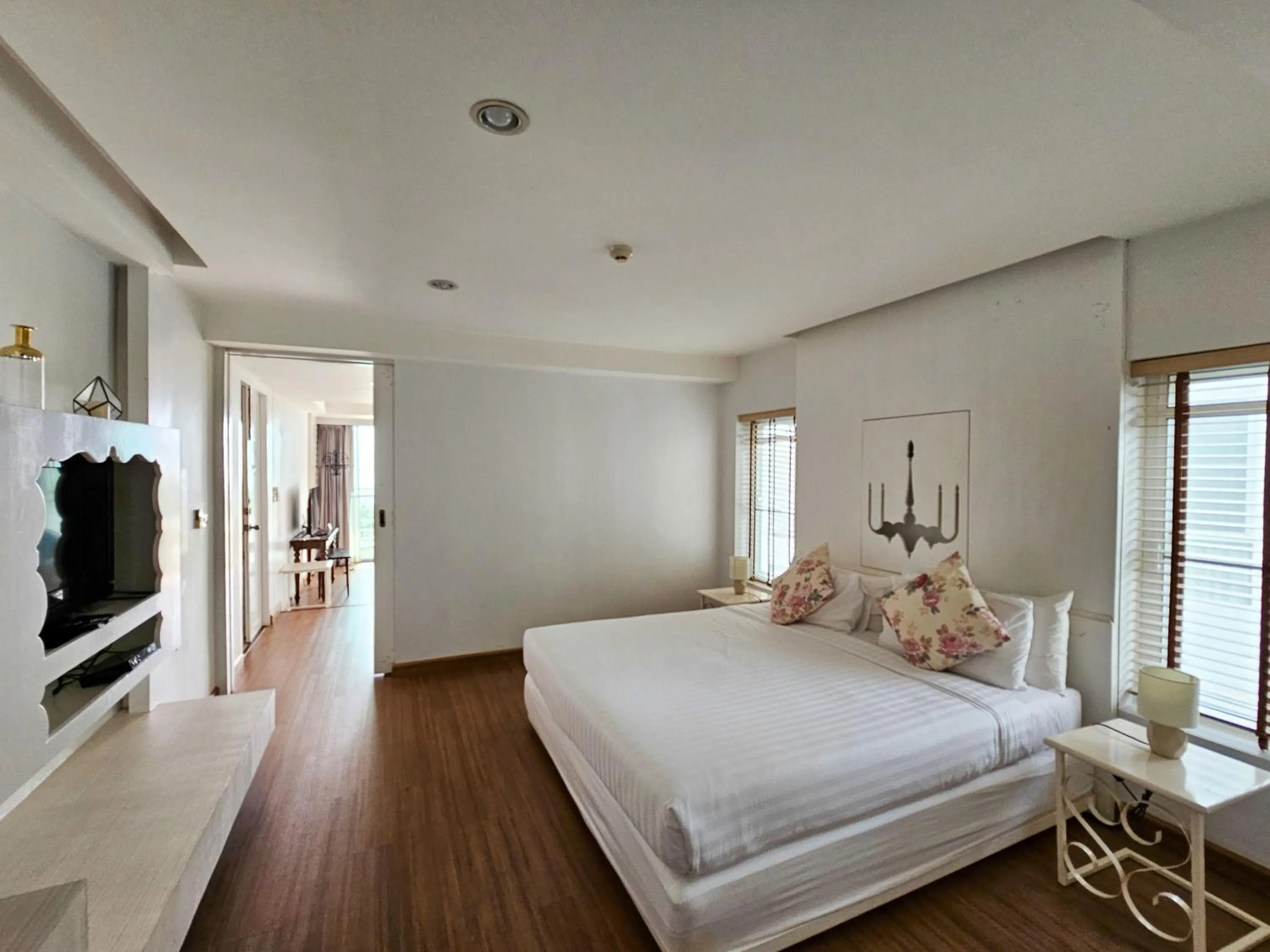 Bed in Verano Beach Villa