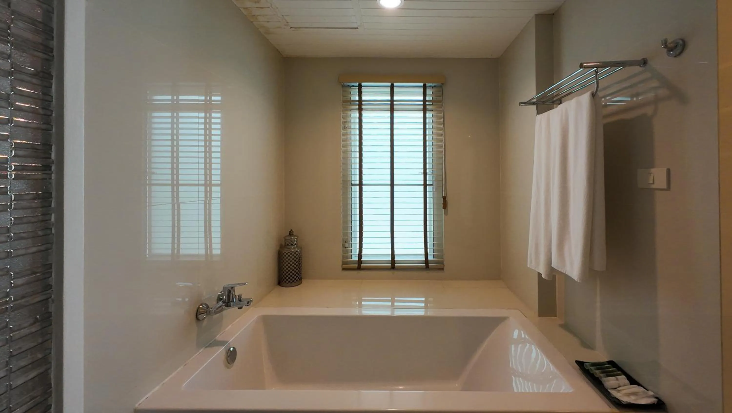 Bathroom in Verano Beach Villa