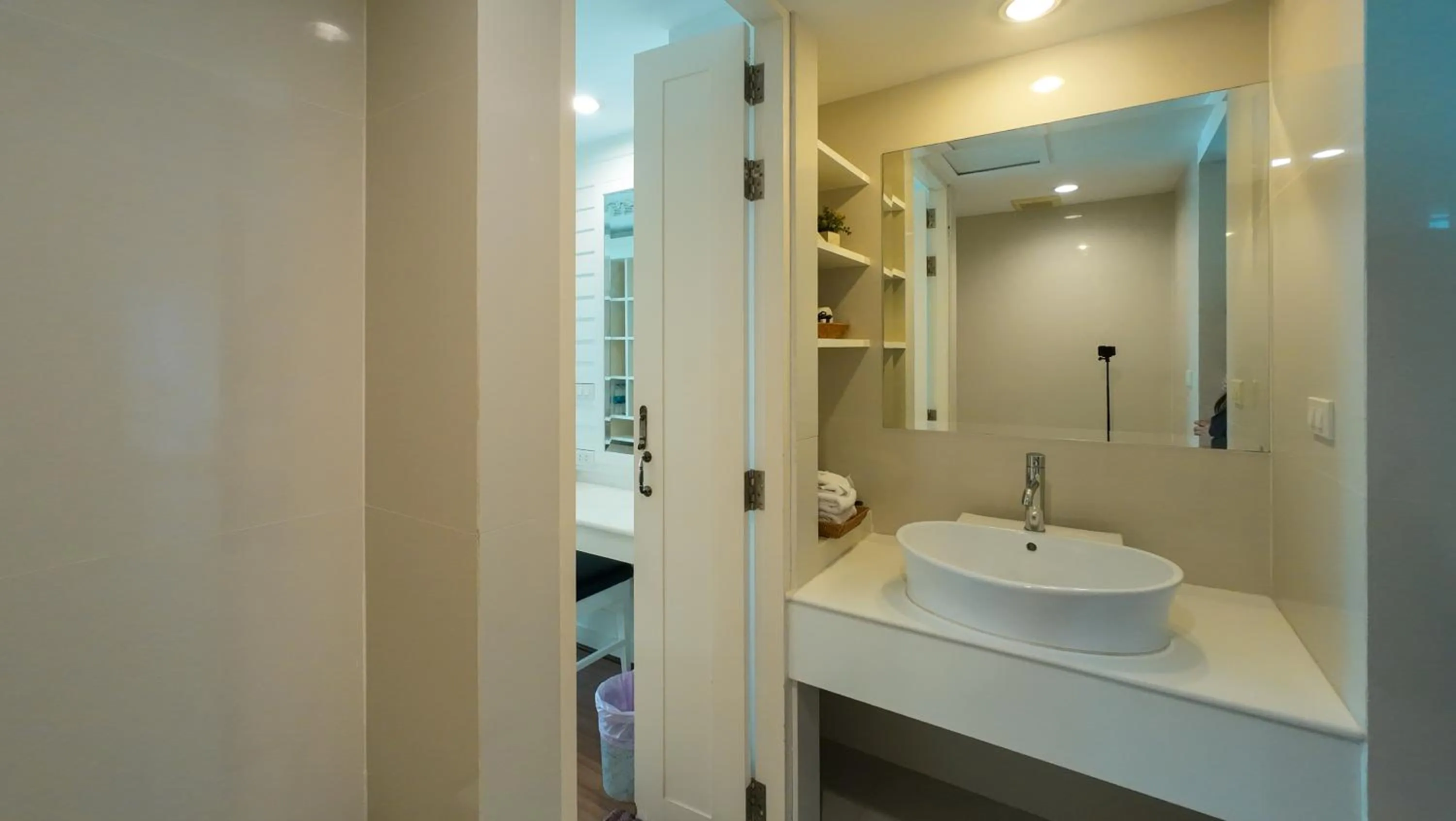 Bathroom in Verano Beach Villa