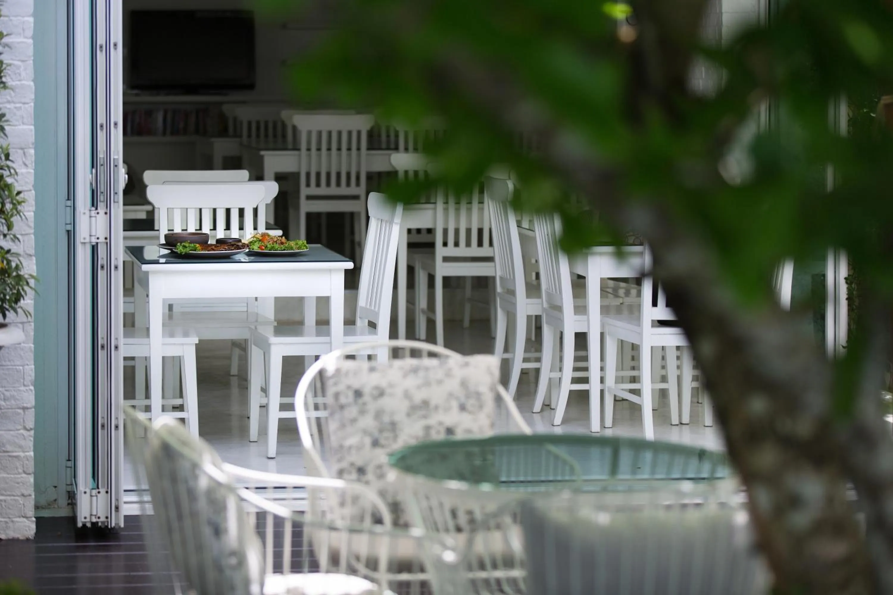 Restaurant/places to eat in Verano Beach Villa