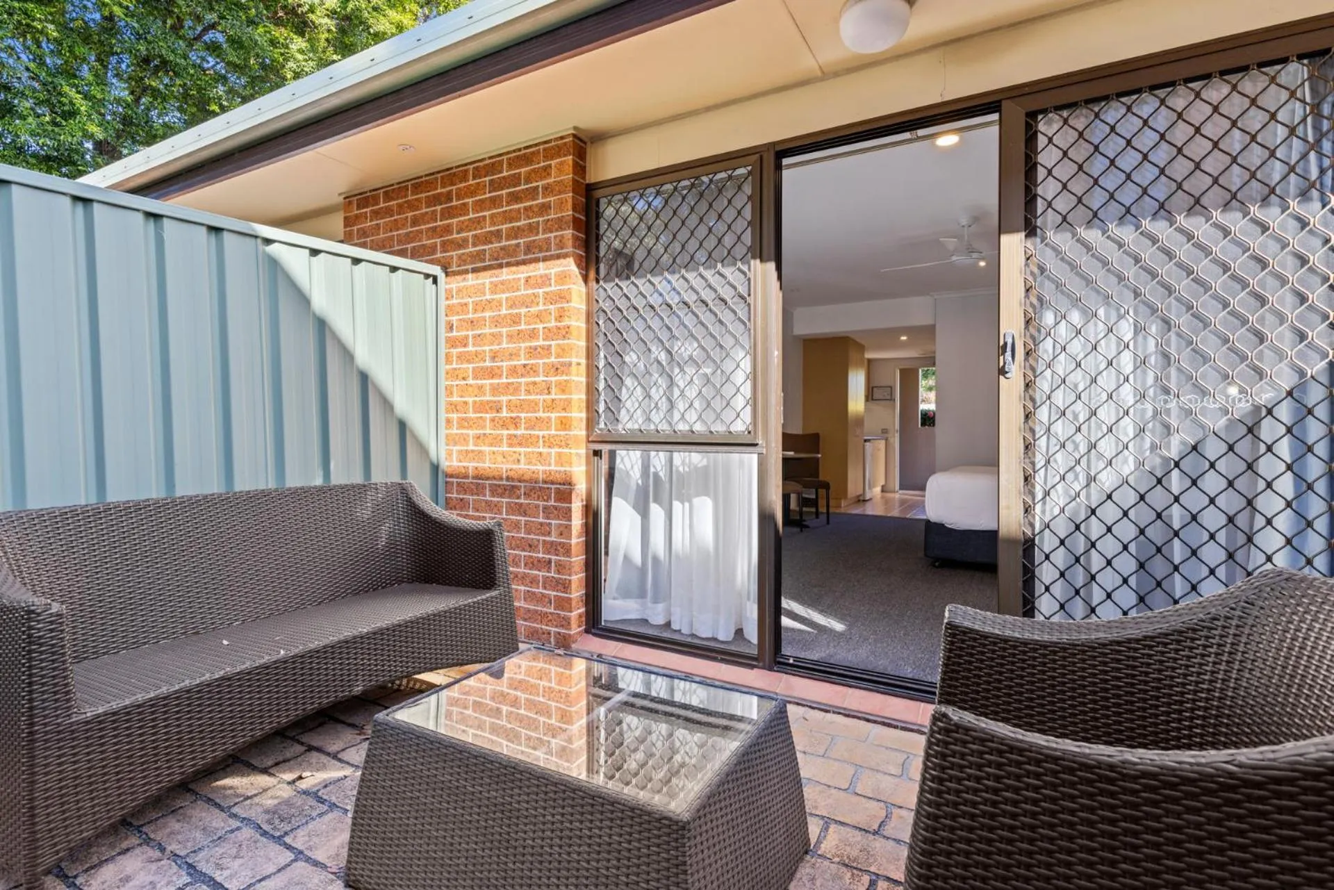 Patio in Macquarie Barracks Motor Inn
