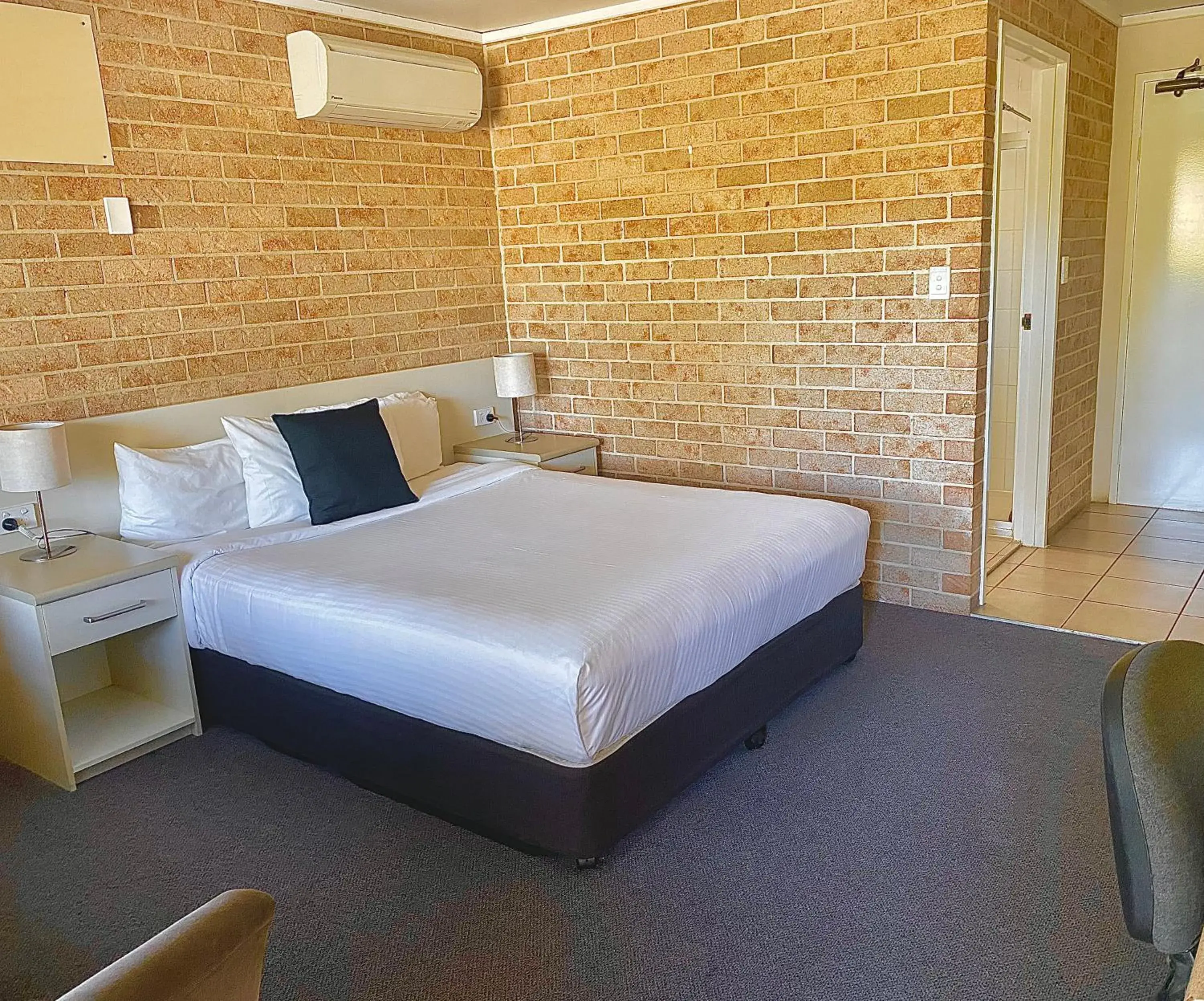 Executive Queen Room in Macquarie Barracks Motor Inn Executive Queen Room in Macquarie Barracks Motor Inn