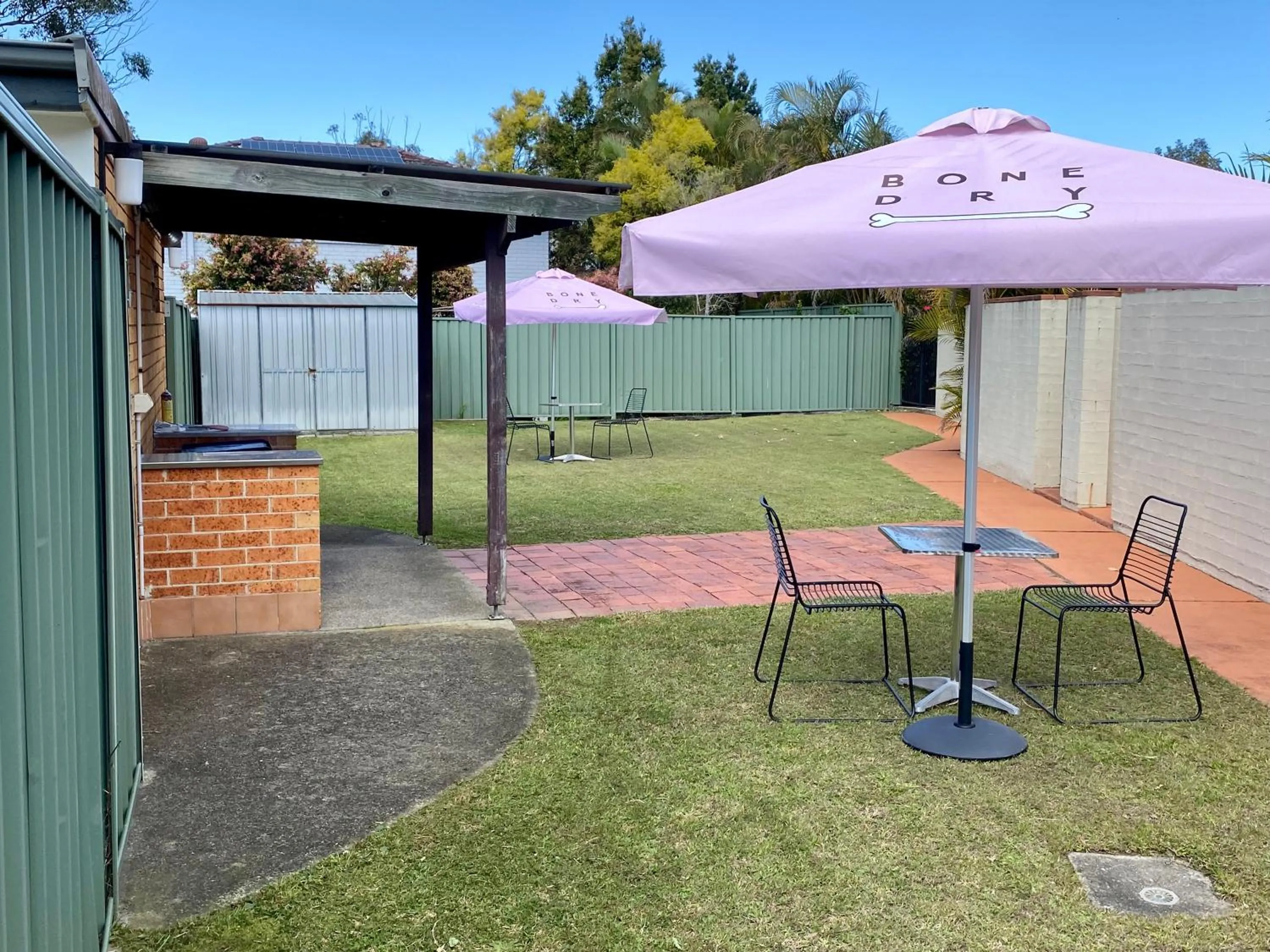 BBQ facilities in Macquarie Barracks Motor Inn