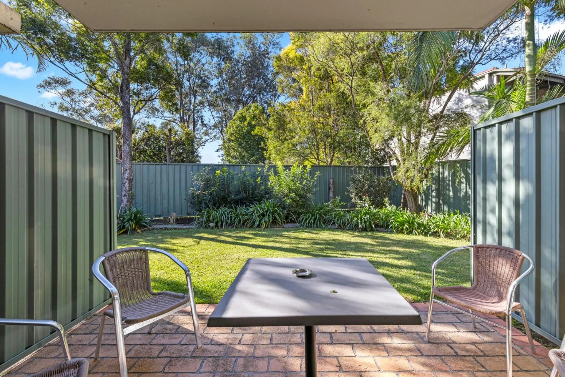 Patio in Macquarie Barracks Motor Inn