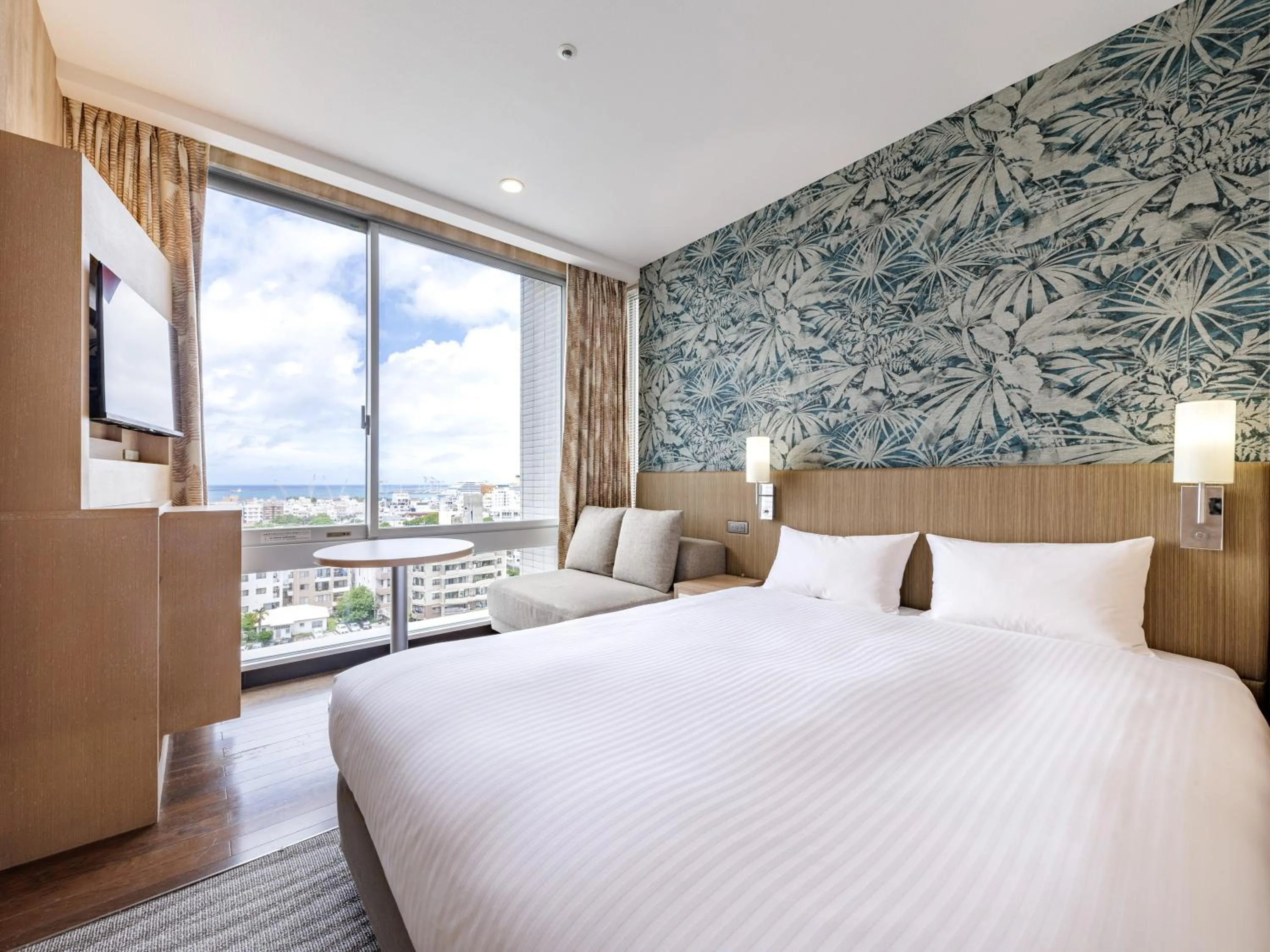 Bedroom, Bed in Nishitetsu Resort Inn Naha