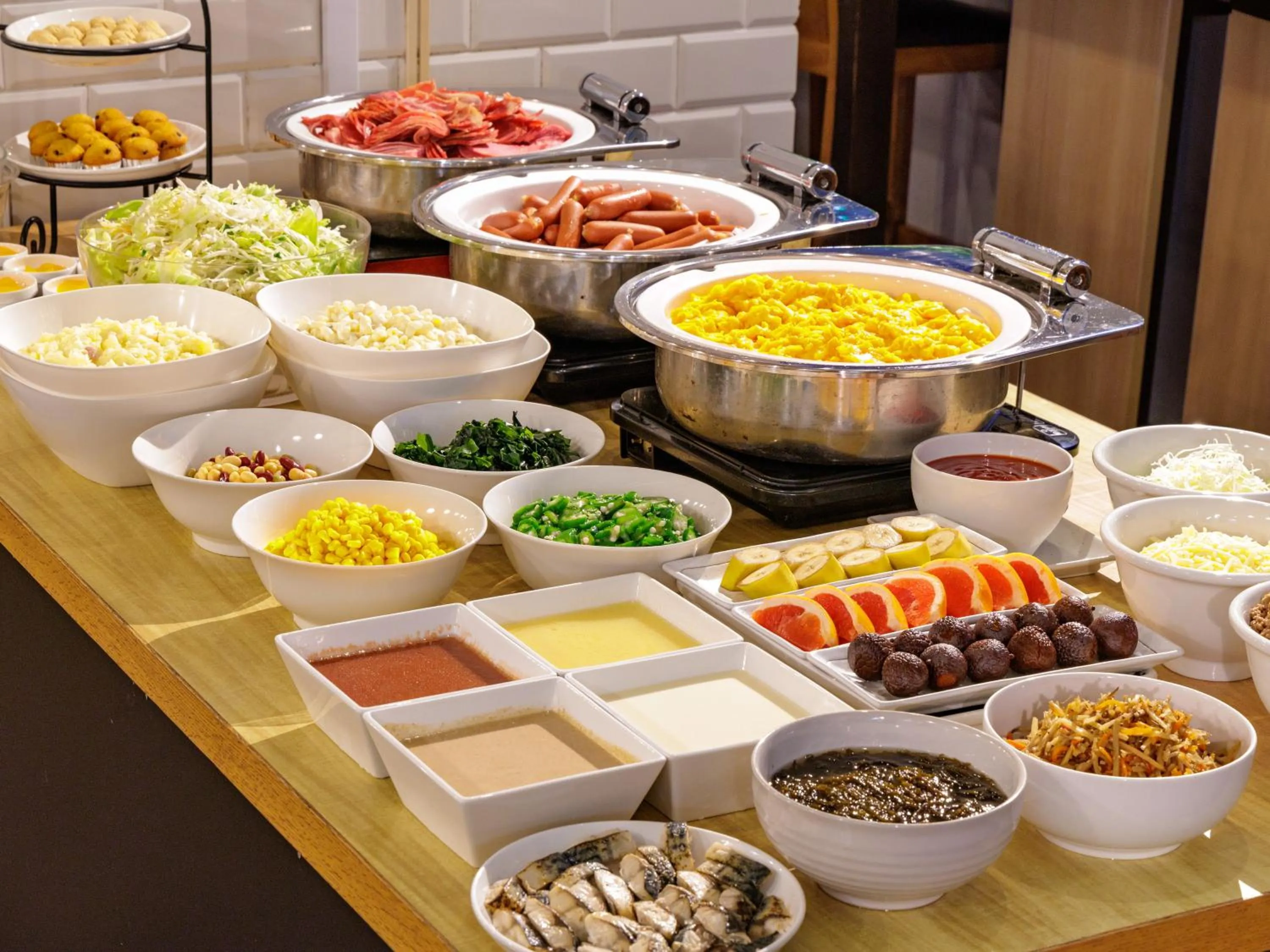 Buffet breakfast in Nishitetsu Resort Inn Naha