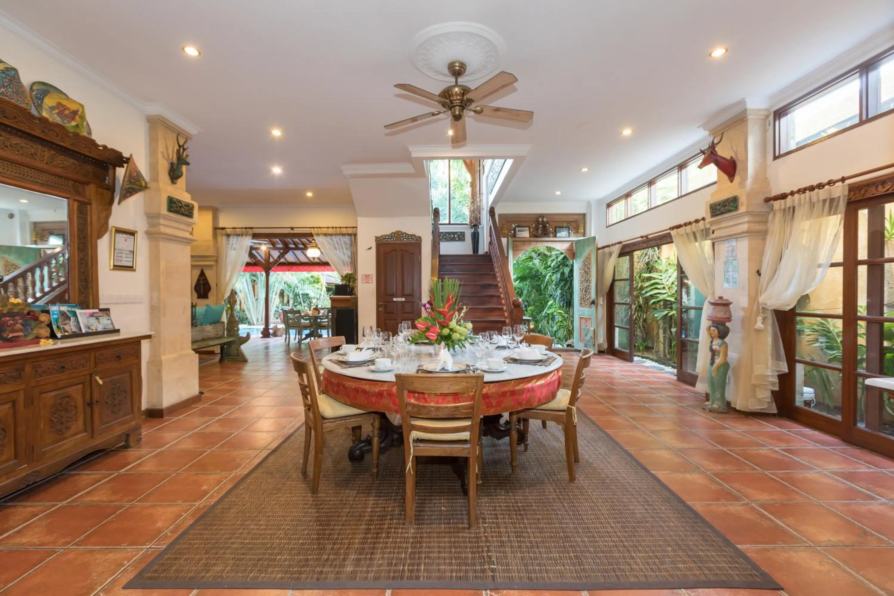 Restaurant/places to eat in Villa Kaja by Nagisa Bali