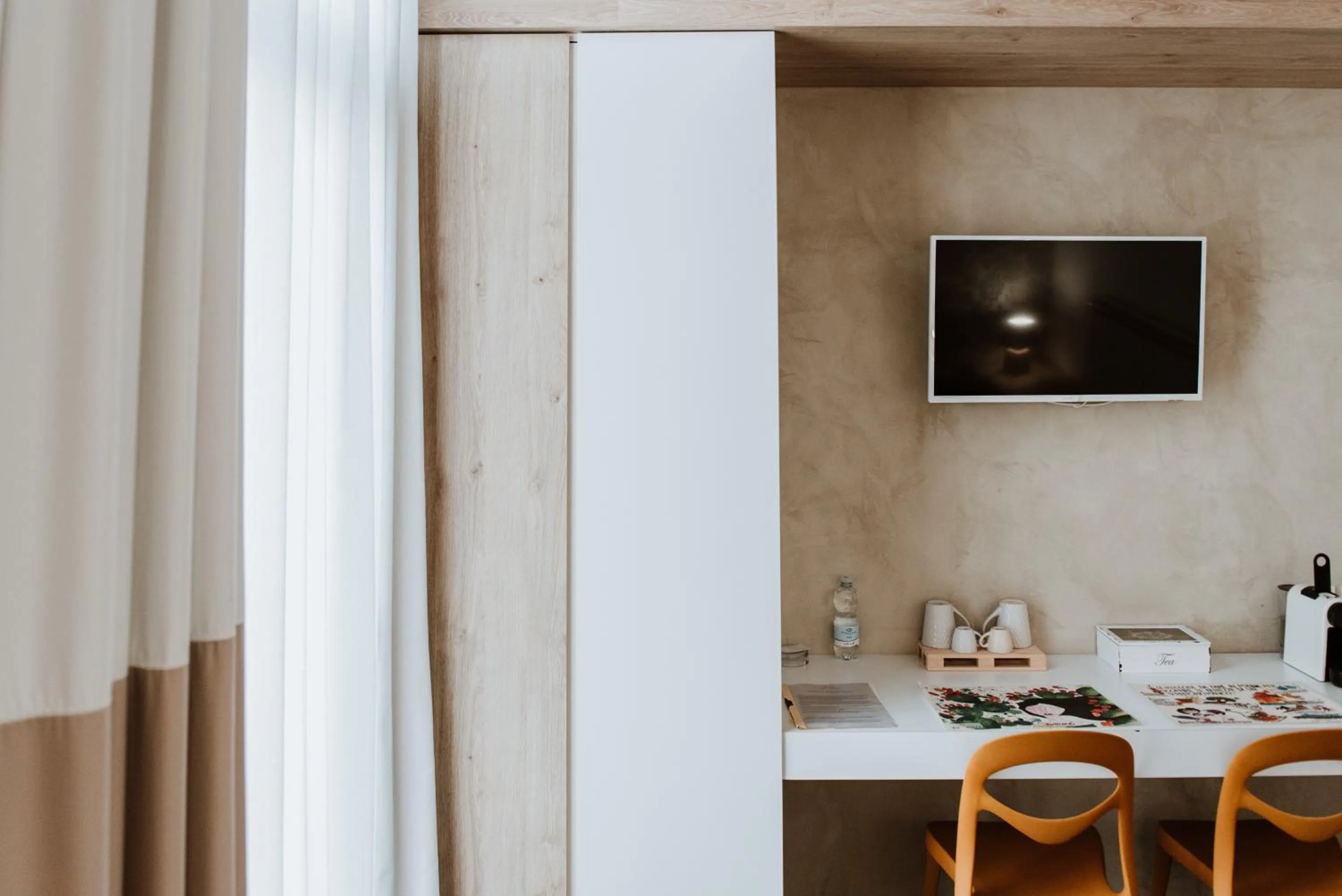 TV/Entertainment Center in AF Suite B&B Lecce