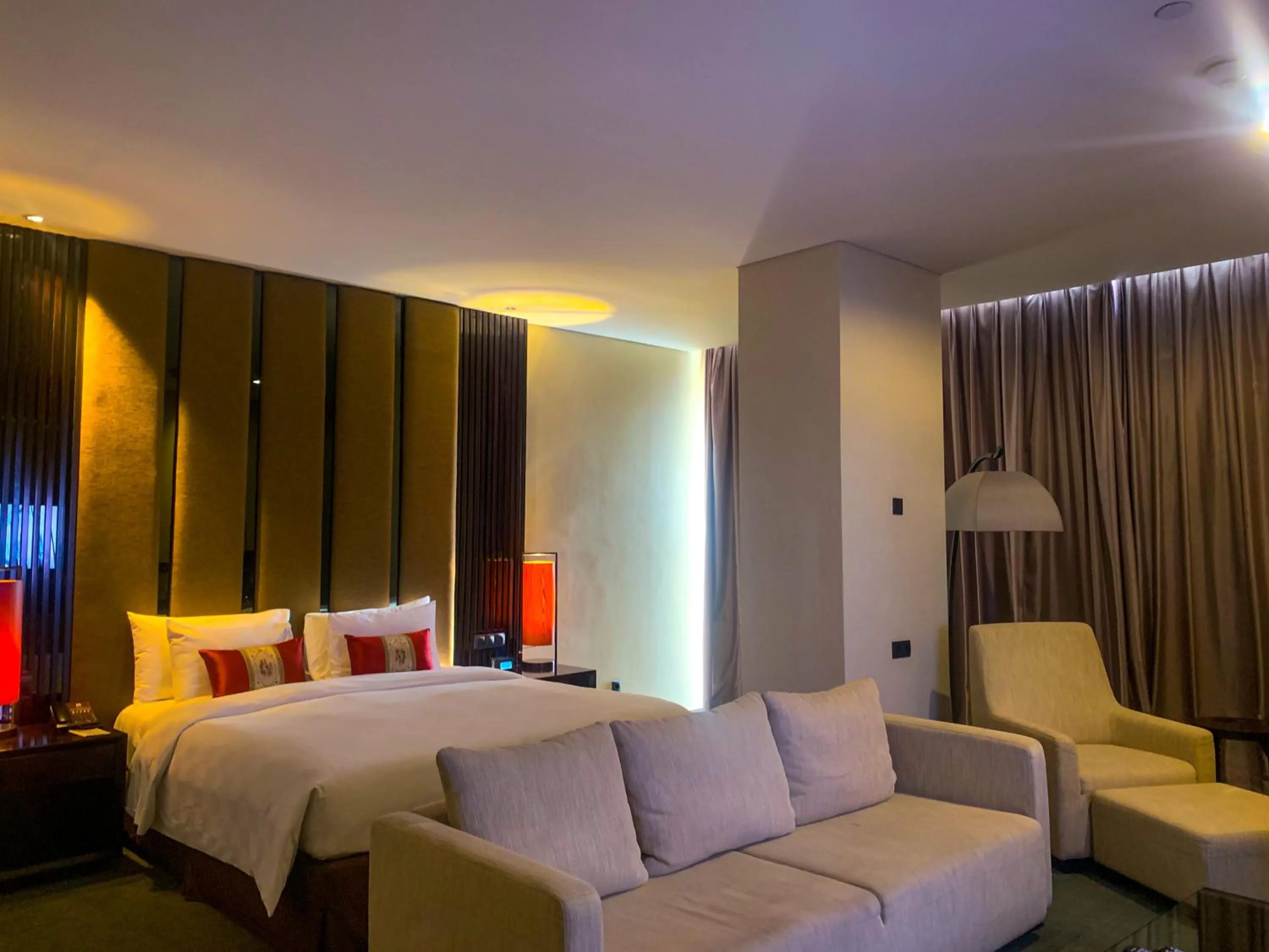 Bedroom, Bed in PO Hotel Semarang