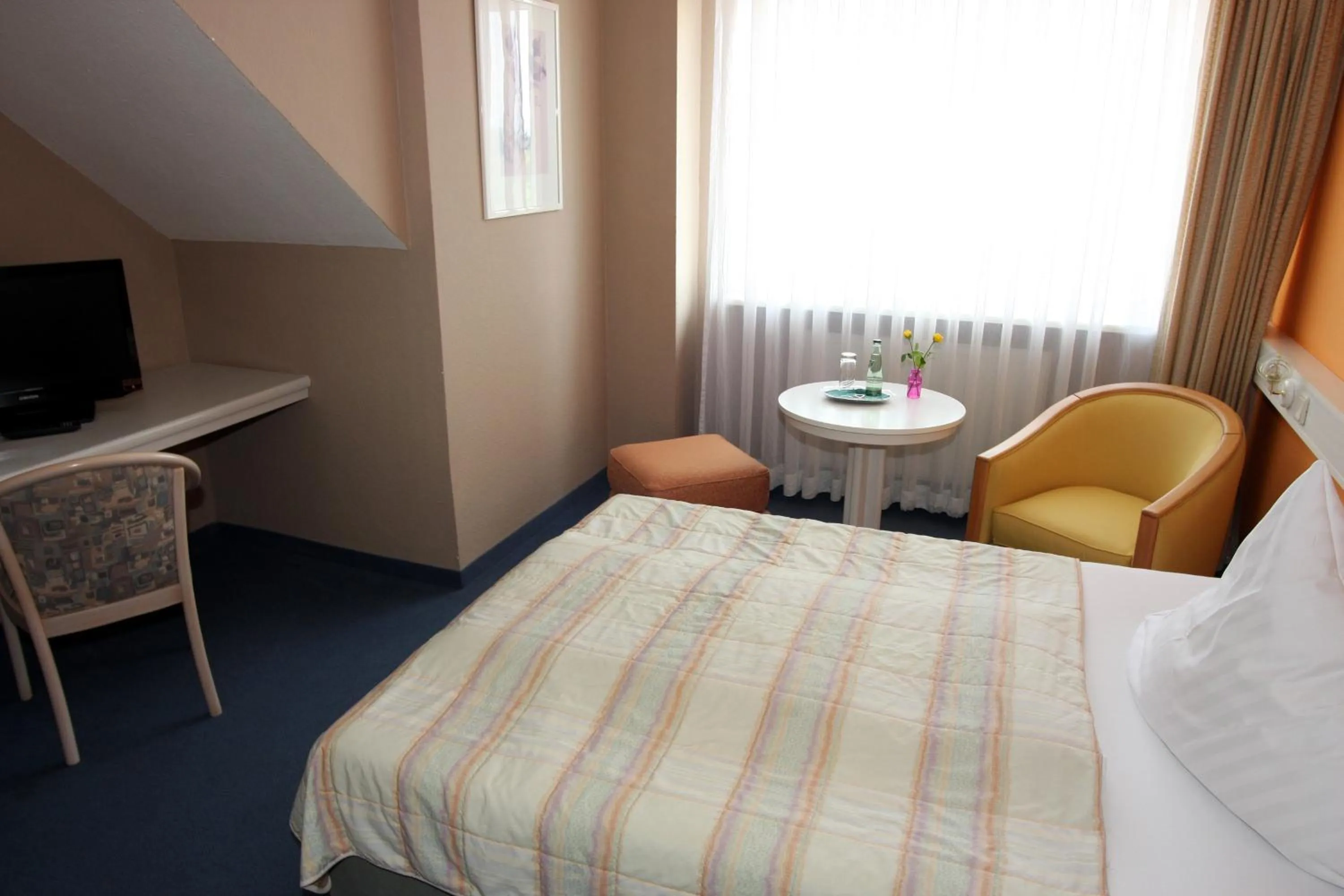 Photo of the whole room, Bed in Ilmenauer Hof