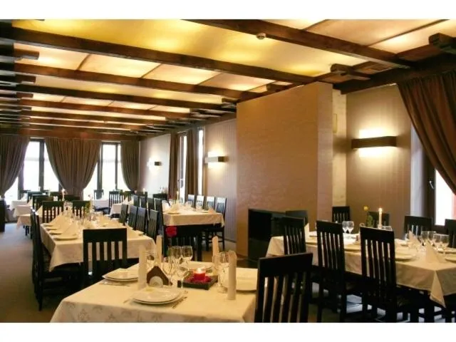 Restaurant/places to eat in Hotel Diafan