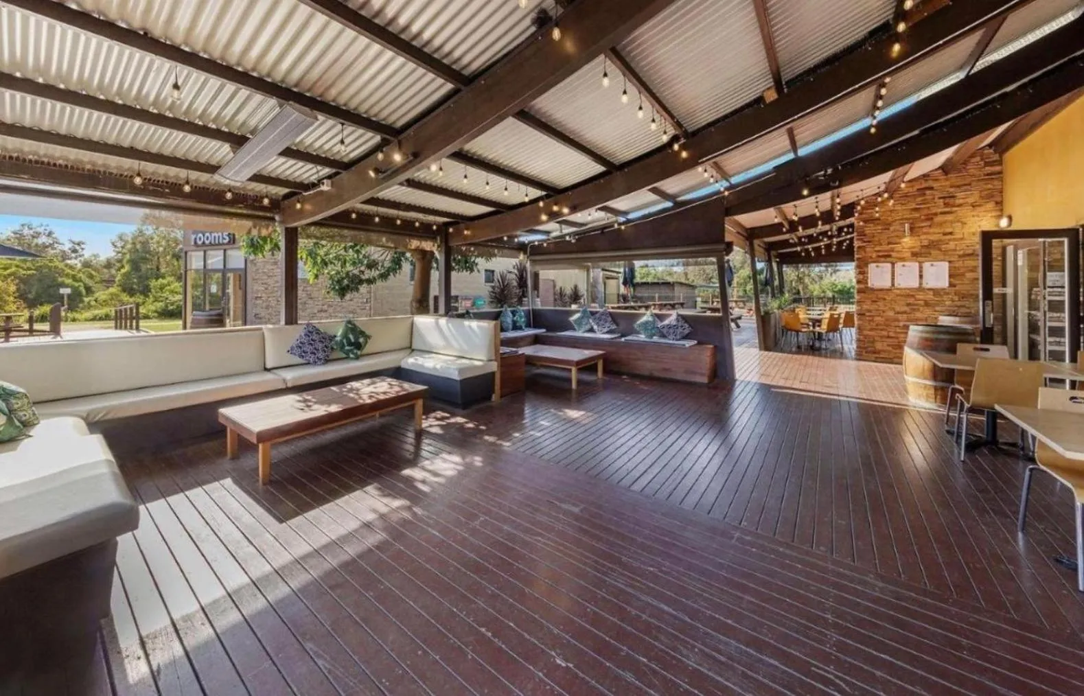 Restaurant/places to eat in The Nature Resort Villas